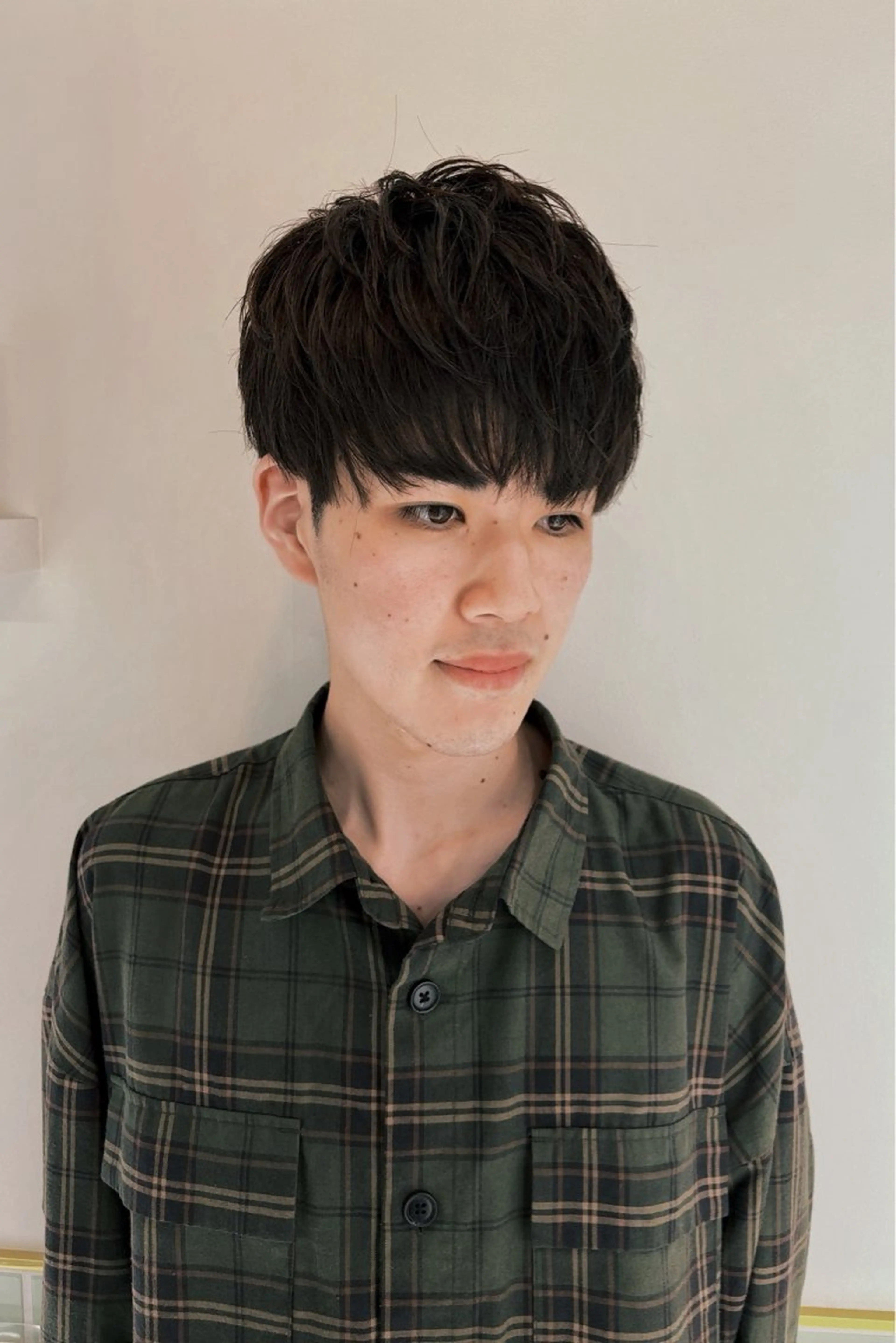 ミディアム カラー ヘアアレンジ メンズ メンズバレイヤージュ メンズハイライト メンズハイトーン メンズ韓国風 バレイヤージュ カット ヘッドスパ ヘアセット 二ヶ月綺麗が続く デザイン/星野六三四のヘアスタイル