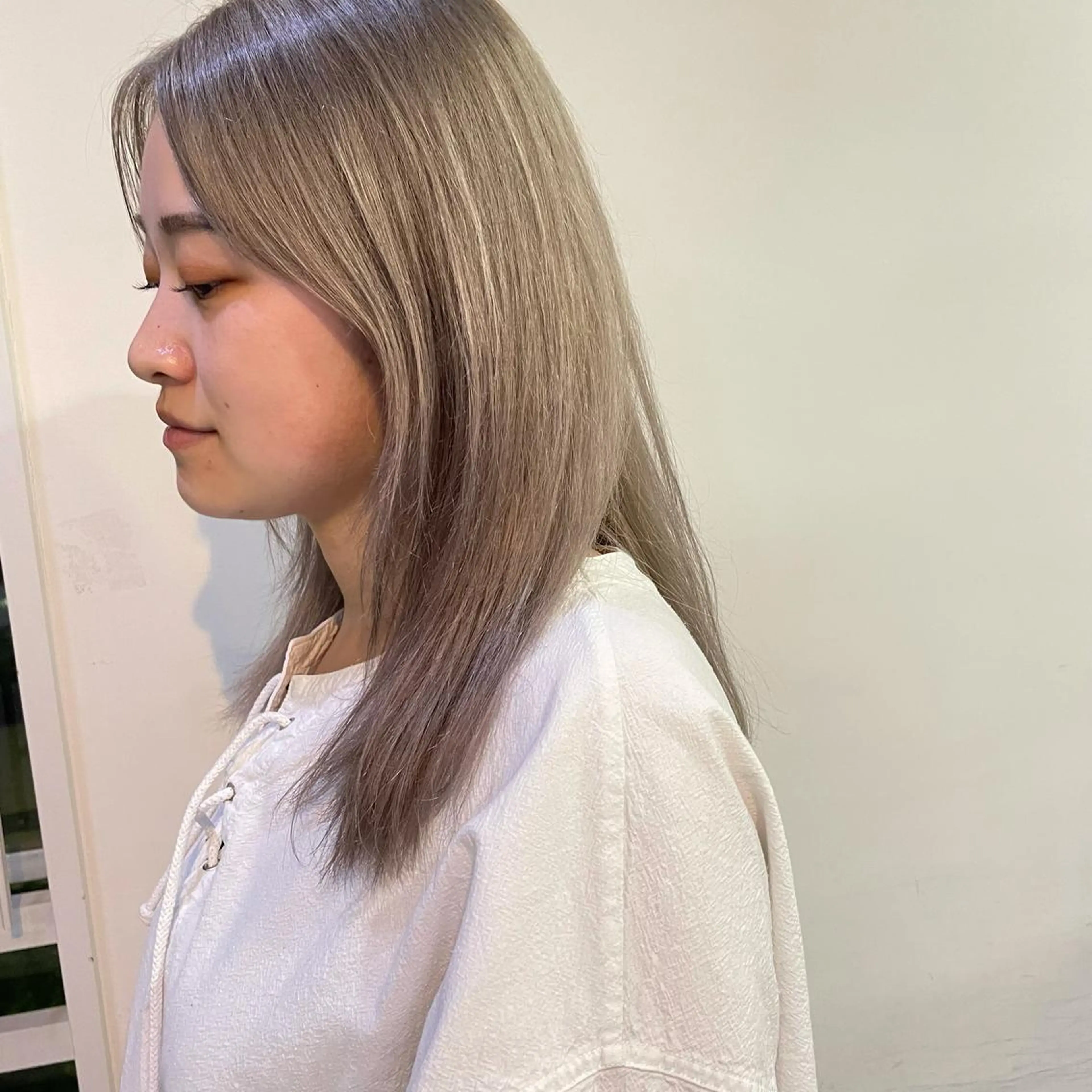 ミディアム カラー silo所属・silo MOKA 顔周りカット🦦のヘアスタイル