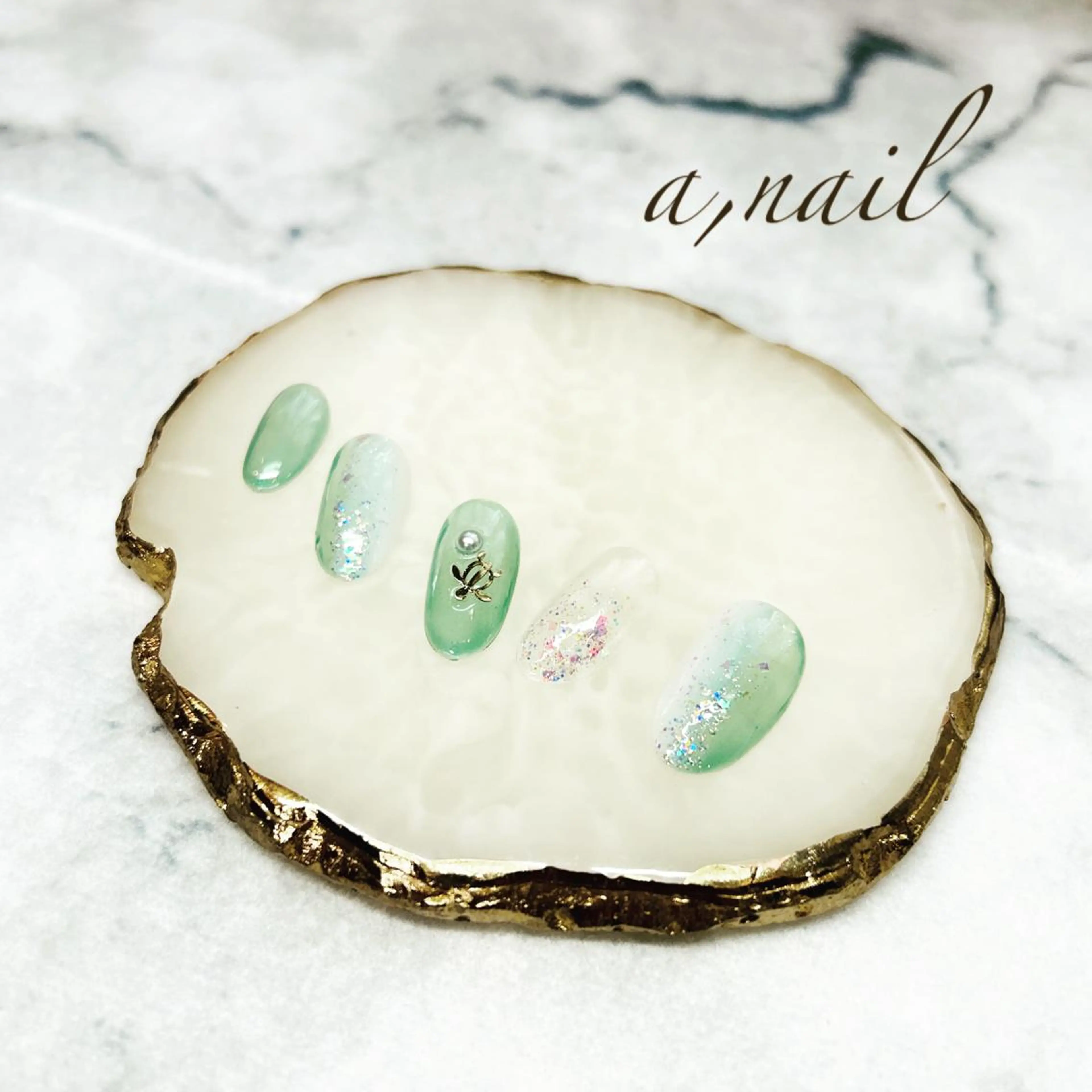 ネイル オーロラネイル フットネイル ジェルネイル グラデーション オフィスネイル ハンドネイル ネイルサロン エーネイルのネイルデザイン