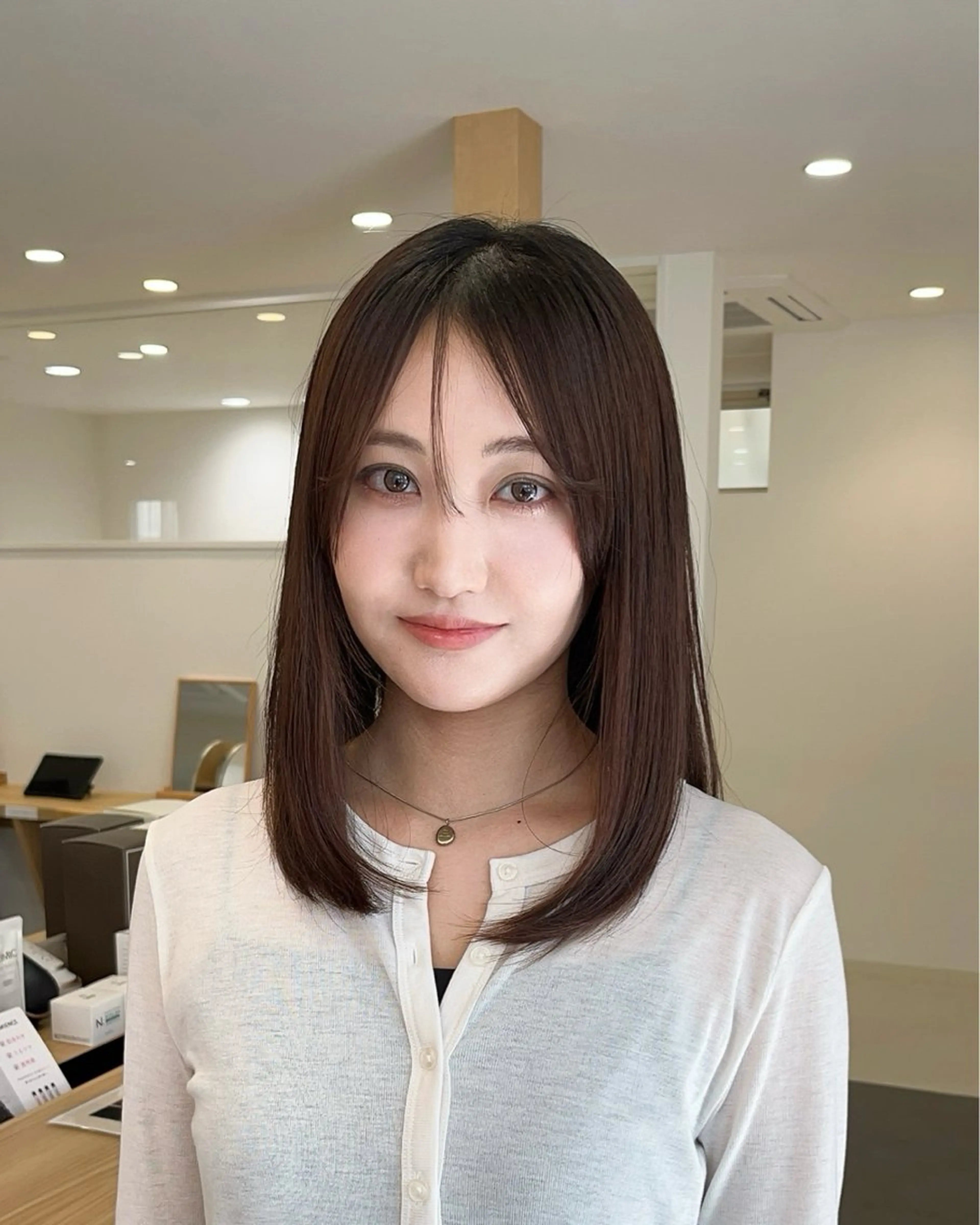 セミロング MIZUKI🫧ྀི 韓国ヘアAFLOATのヘアスタイル