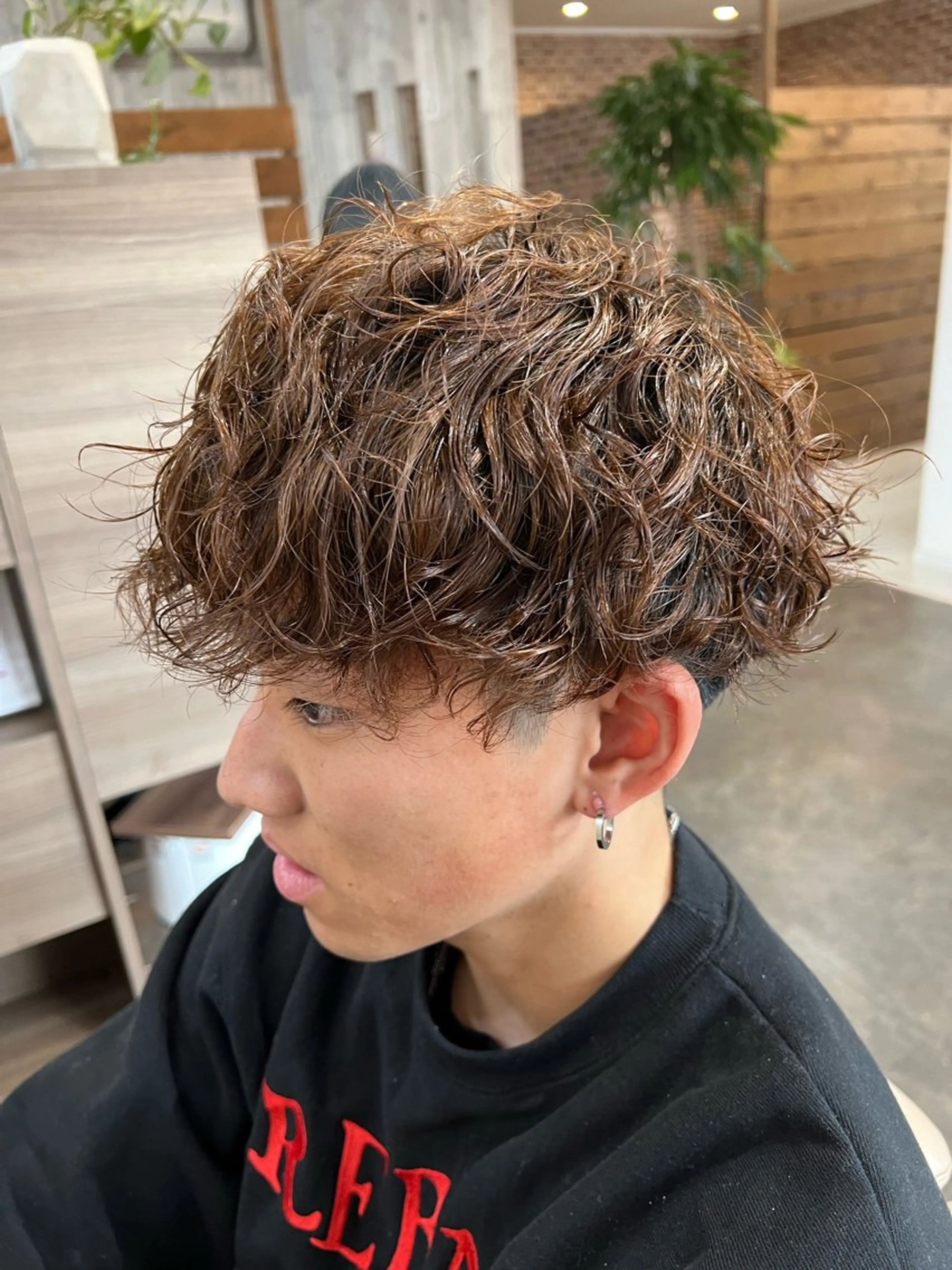 ショート パーマ メンズ Salon de Qualia(サロンドクオリア)所属・杉下　涼/ハイトーン /髪質改善/パーマのヘアスタイル