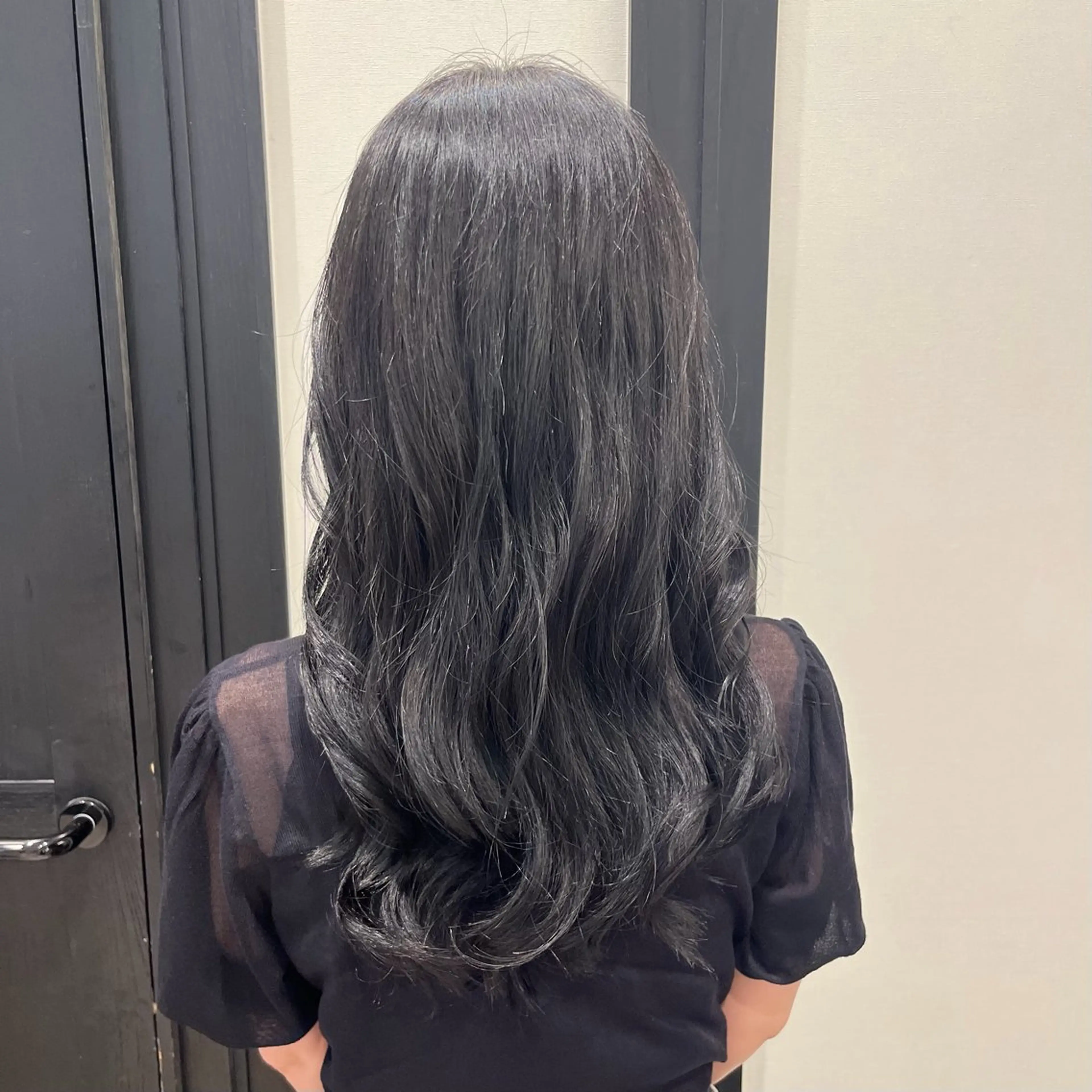 【今より暗くしたい方】🌟艶カラー➕エプレトリートメントの写真