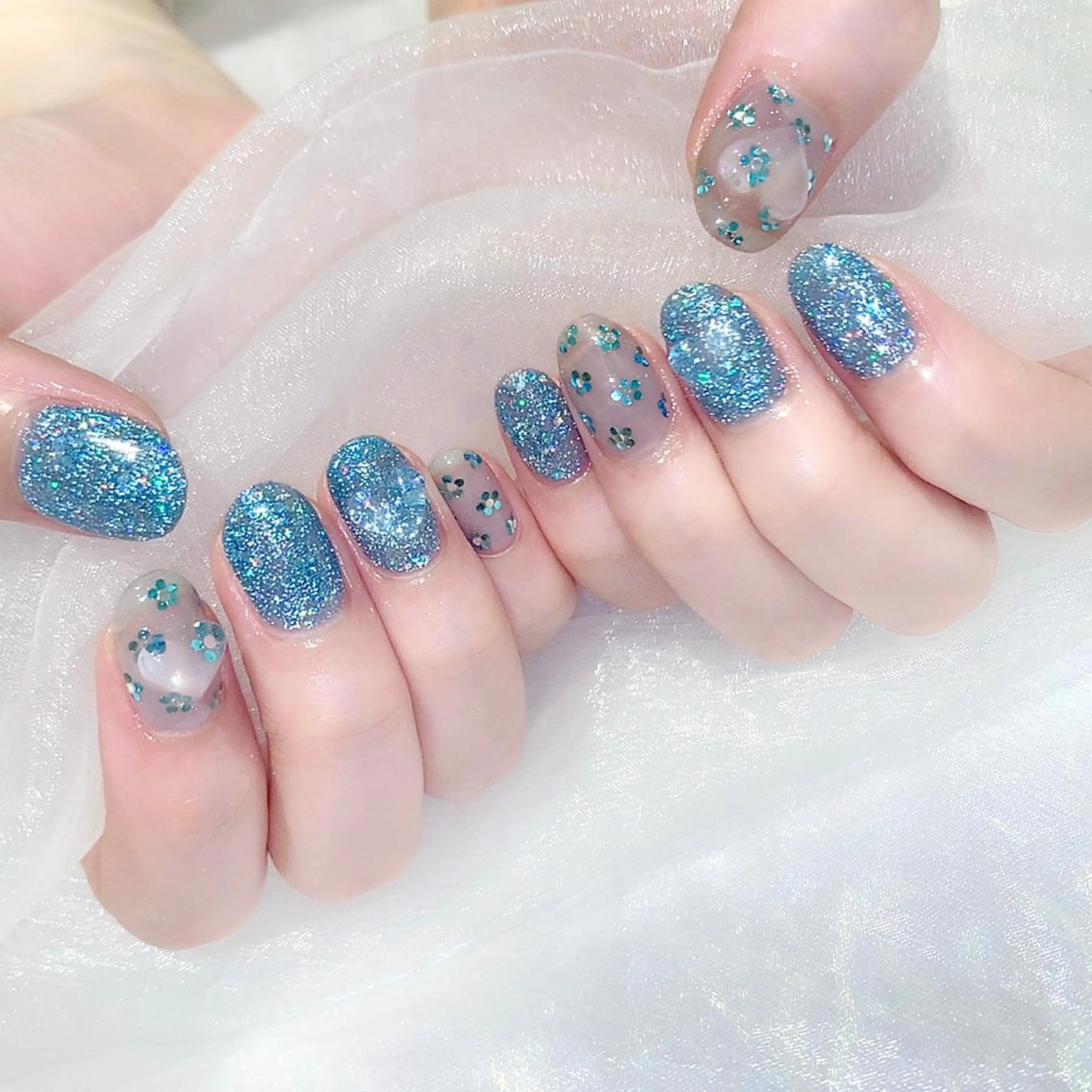 ネイル フラッシュネイル キラキラネイル ラメ(グリッター) ハンドネイル Kanon 🤍のネイルデザイン