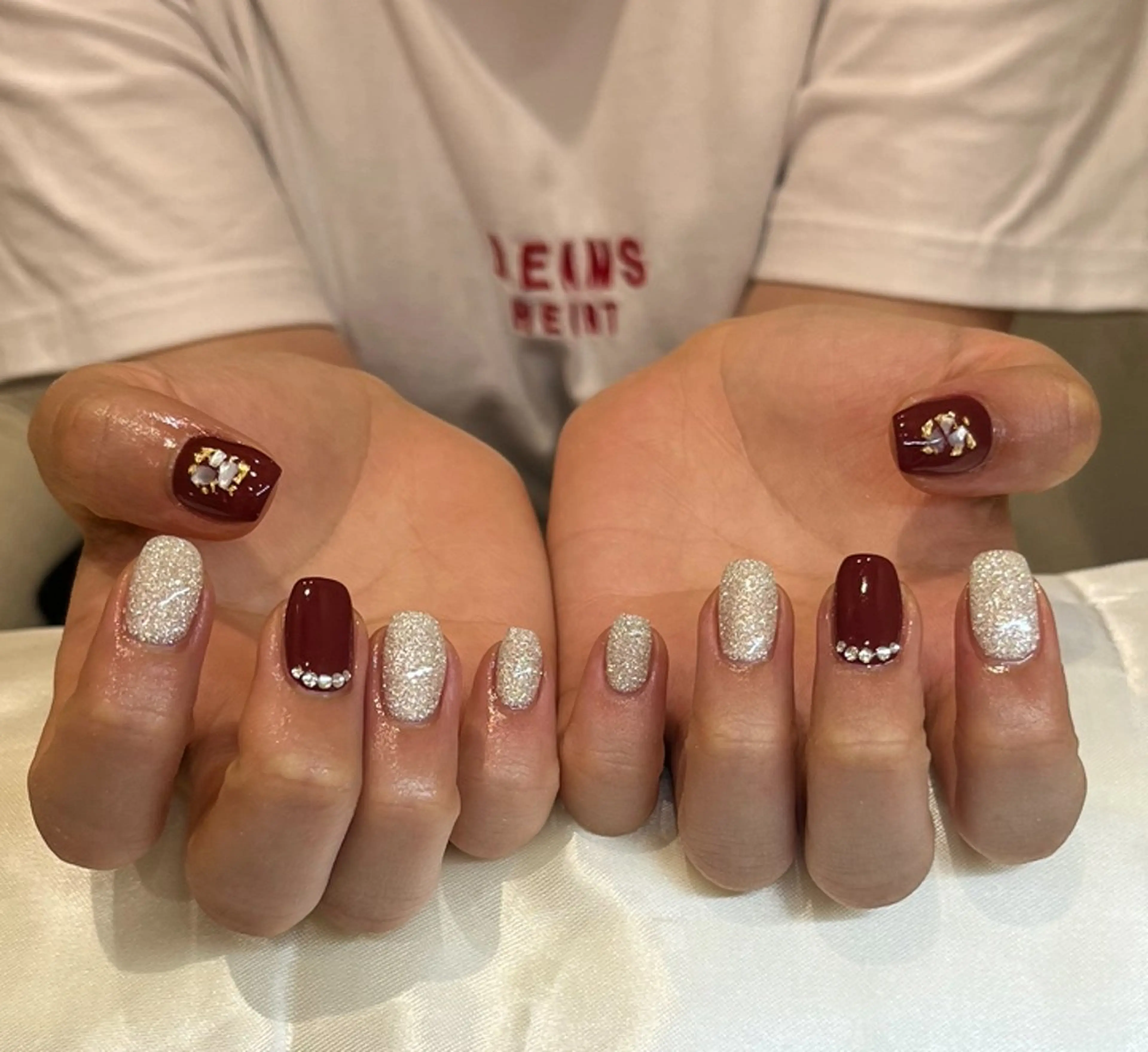 ネイル ボルドー 🎀Earth chihiro🤍のネイルデザイン