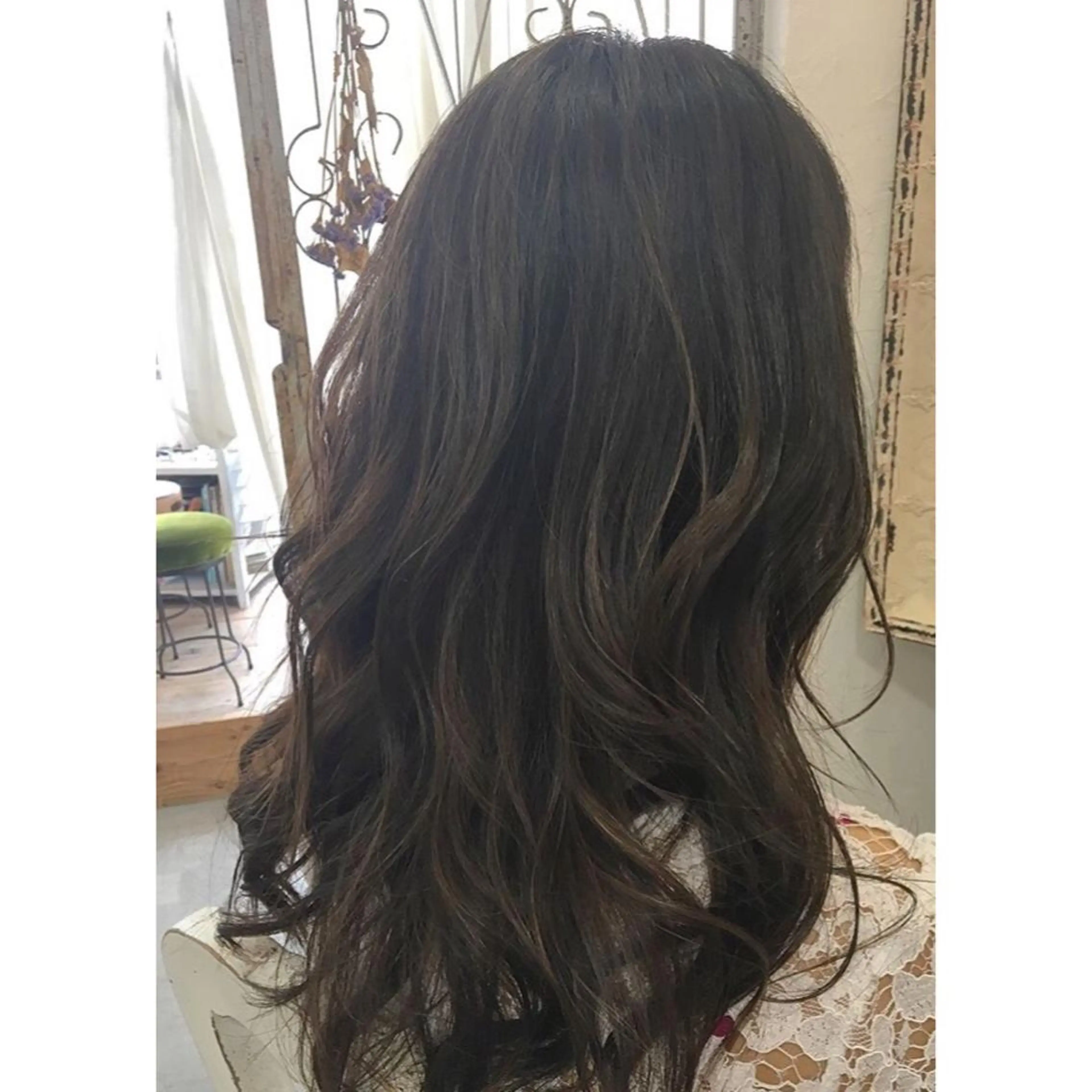 カラー ハイライトカラー イルミナカラー 外国人風カラー fio マナミのヘアスタイル