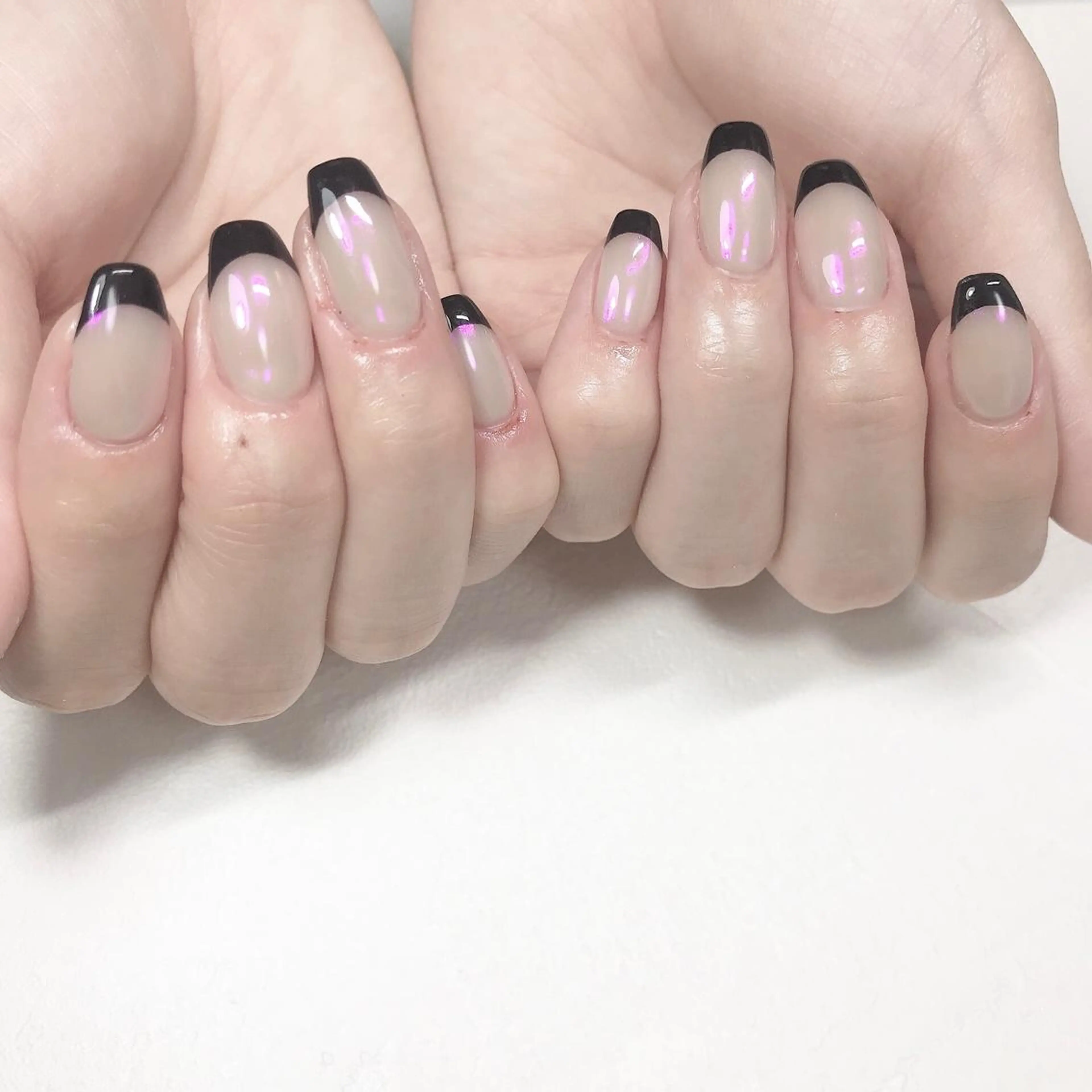 ネイル オーロラネイル フレンチネイル ハンドネイル Room nailのネイルデザイン