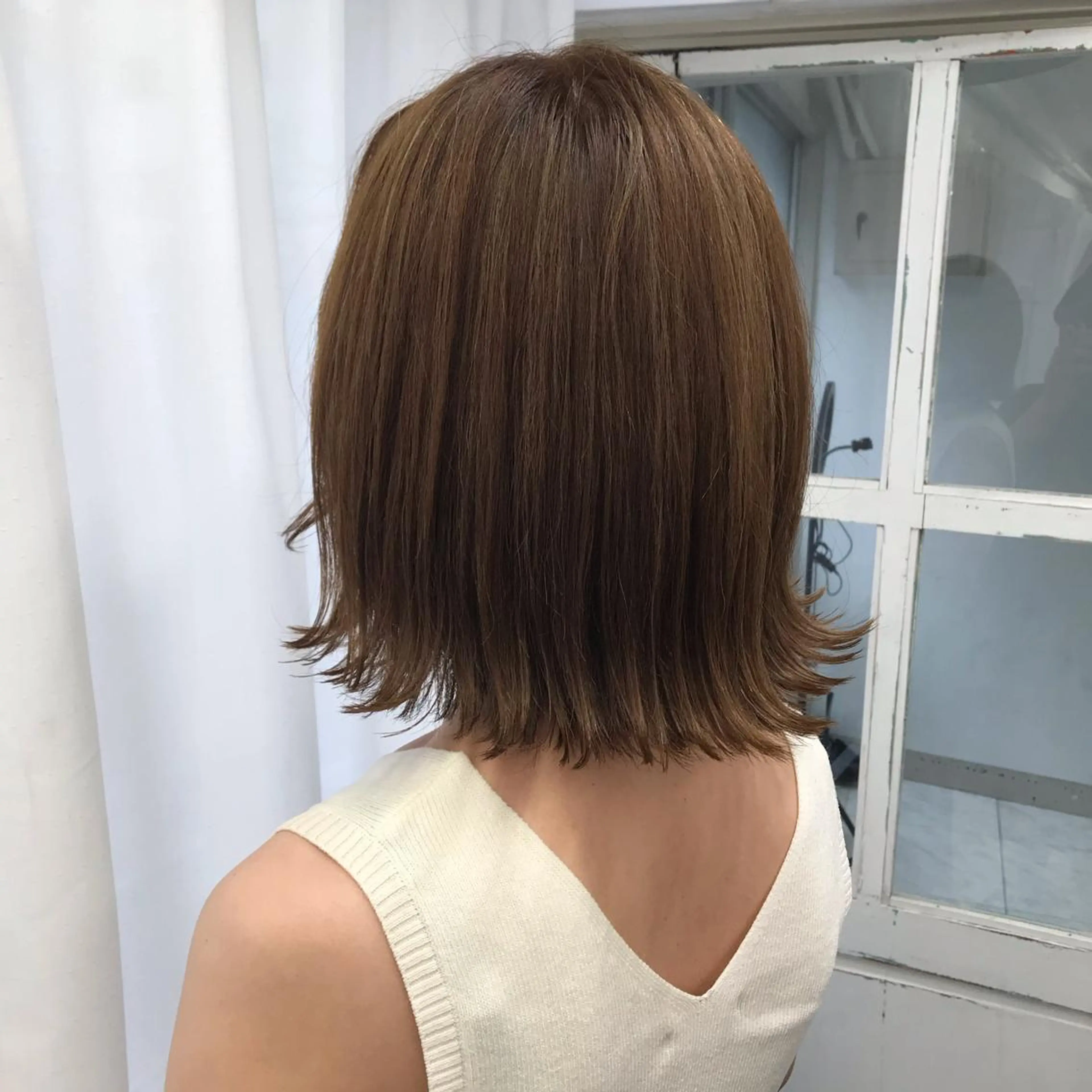 ショート カラー ベージュカラー ハイライトカラー ボブ ハイライト 外ハネヘア ていねい技術No.1 🌈諏訪 健太のヘアスタイル