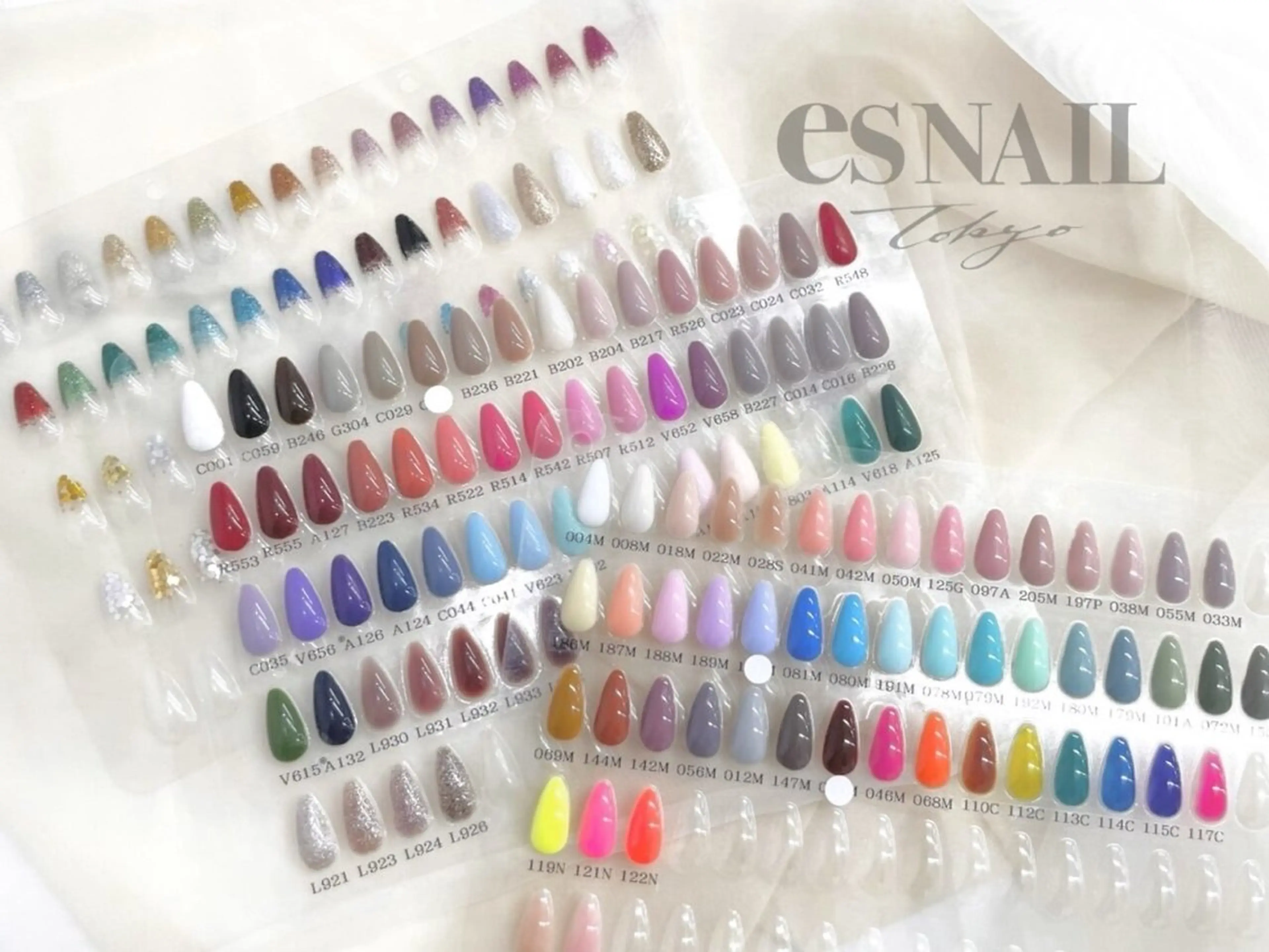 ネイル esNAIL新宿西口店所属・梶田 弥侑のネイルデザイン