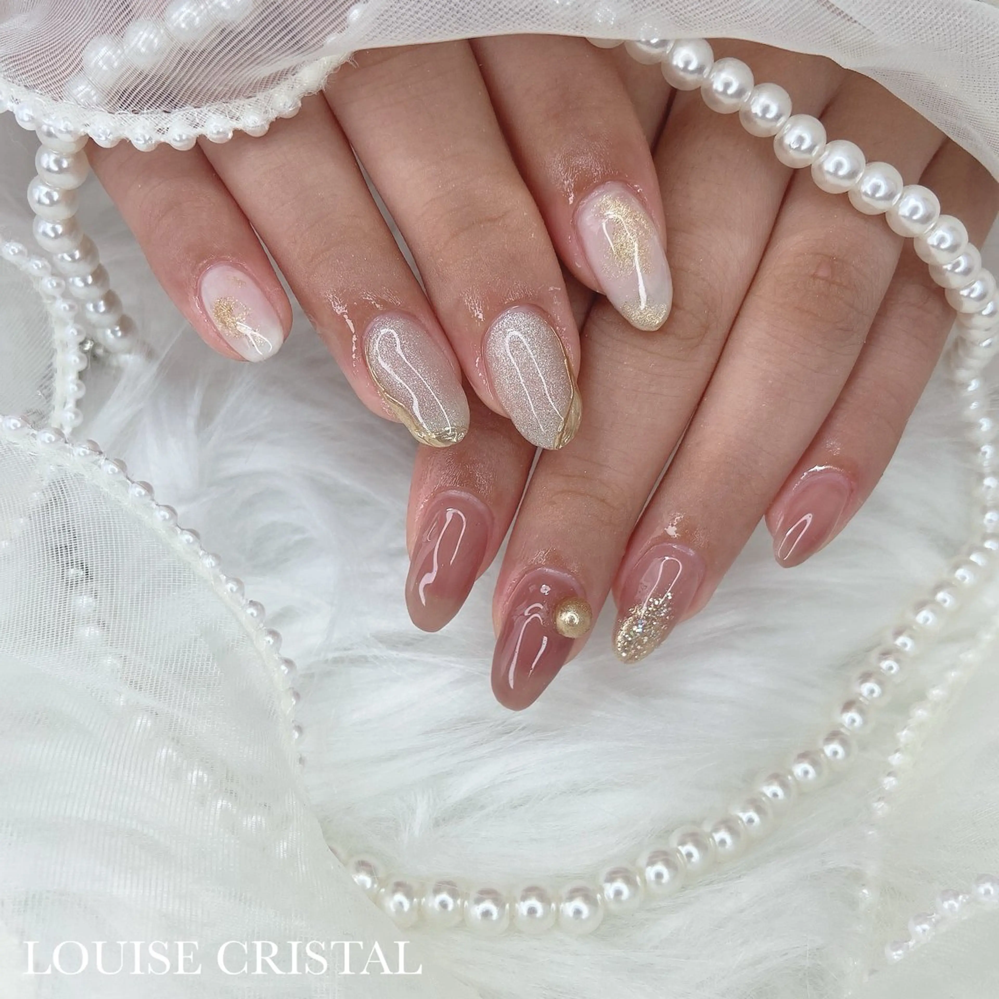 ネイル ハンドネイル LOUISE CRYSTALのネイルデザイン