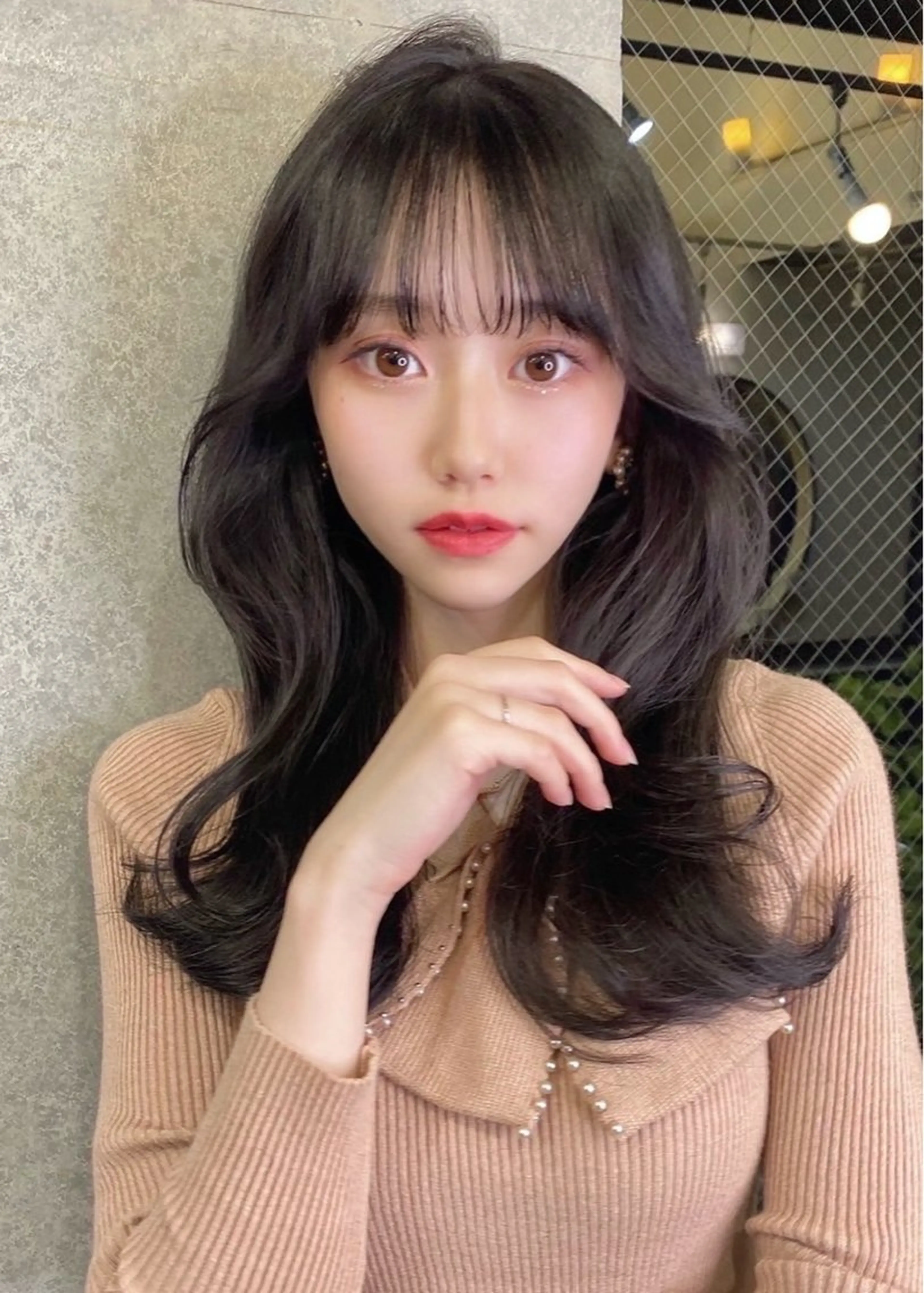 ミディアム カラー ミディアムレイヤー ベージュカラー ブリーチ ケアブリーチ イヤリングカラー カット ヘアカラー トリートメント 大人可愛いヘア 大田のヘアスタイル