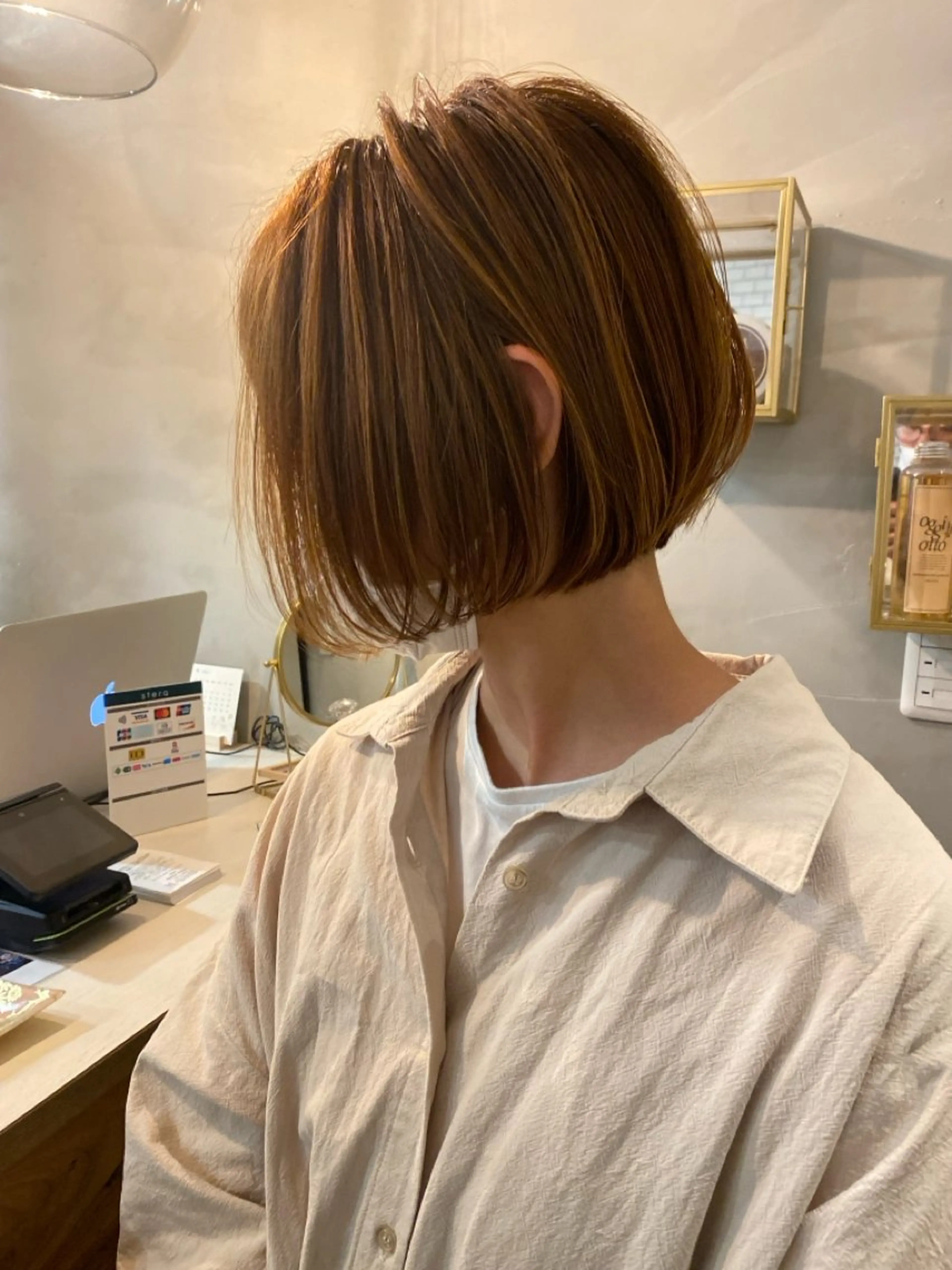 ショート カラー Angelica Hinaのヘアスタイル