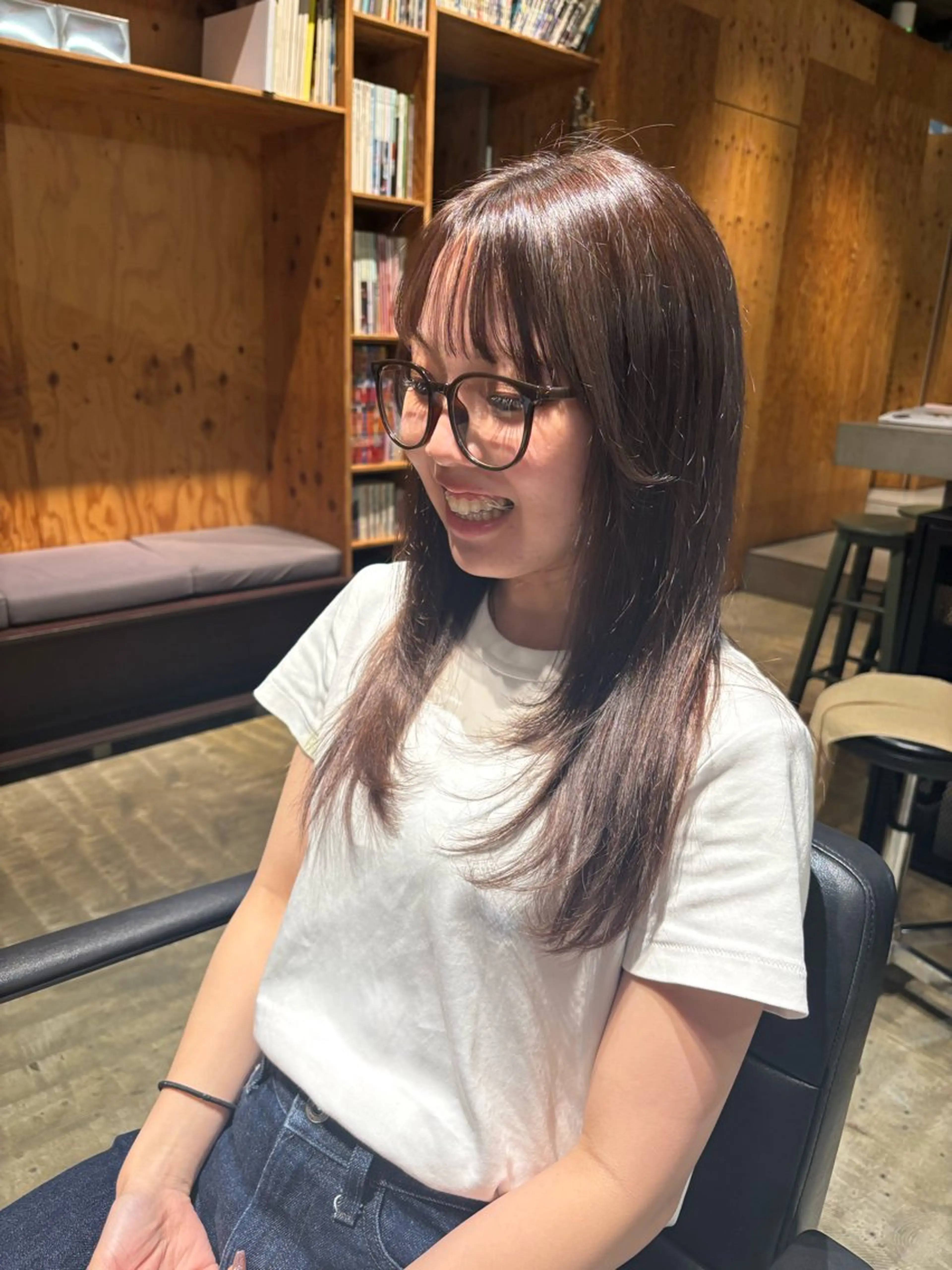 ミディアム 渡邊 彩乃のヘアスタイル