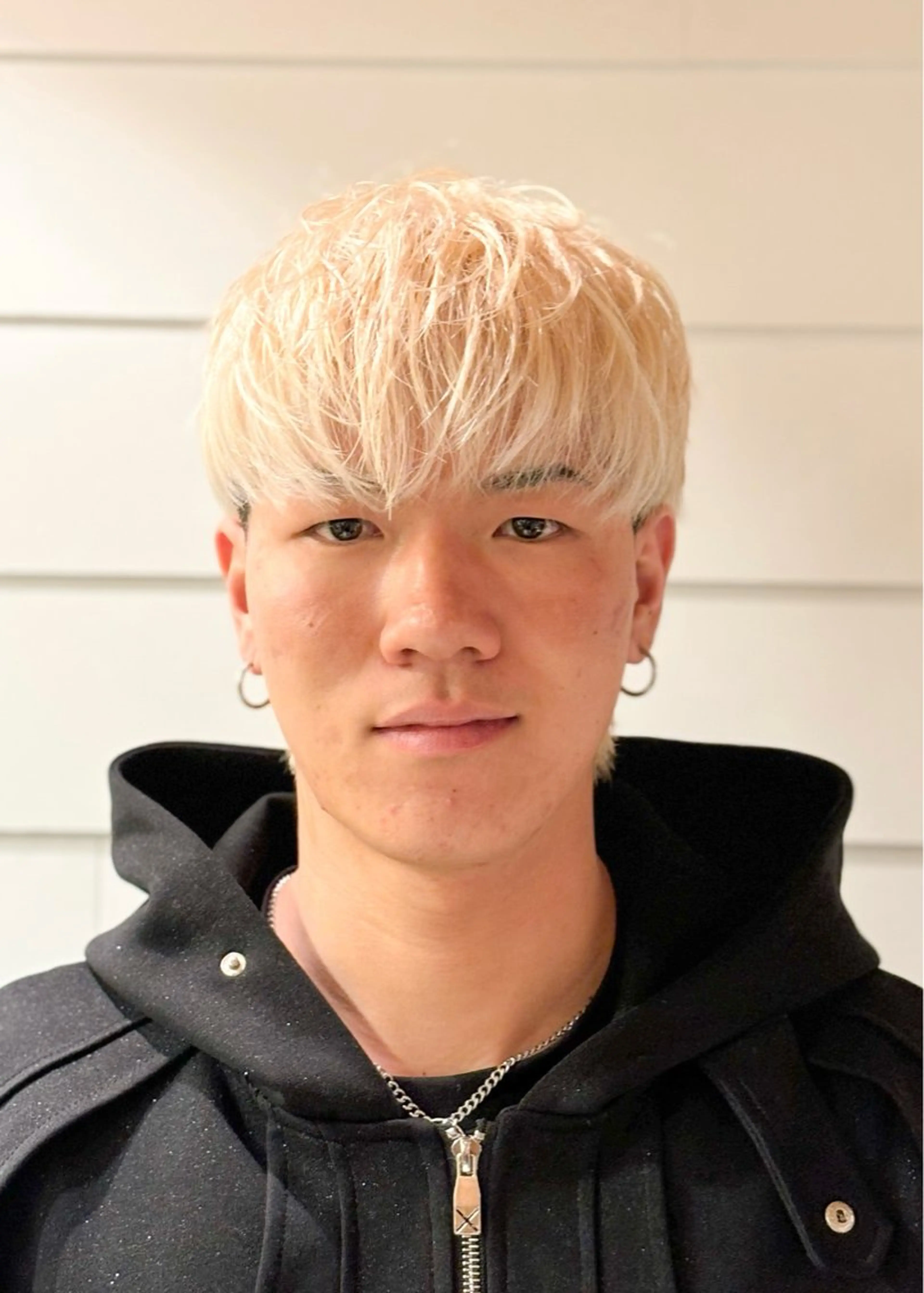 ショート カラー メンズ メンズブリーチ マッシュウルフ マッシュ メンズウルフカット ブリーチ カット ヘアカラー DAD　BARBERSHOP所属・三宮メンズカット ヨシイッキのヘアスタイル