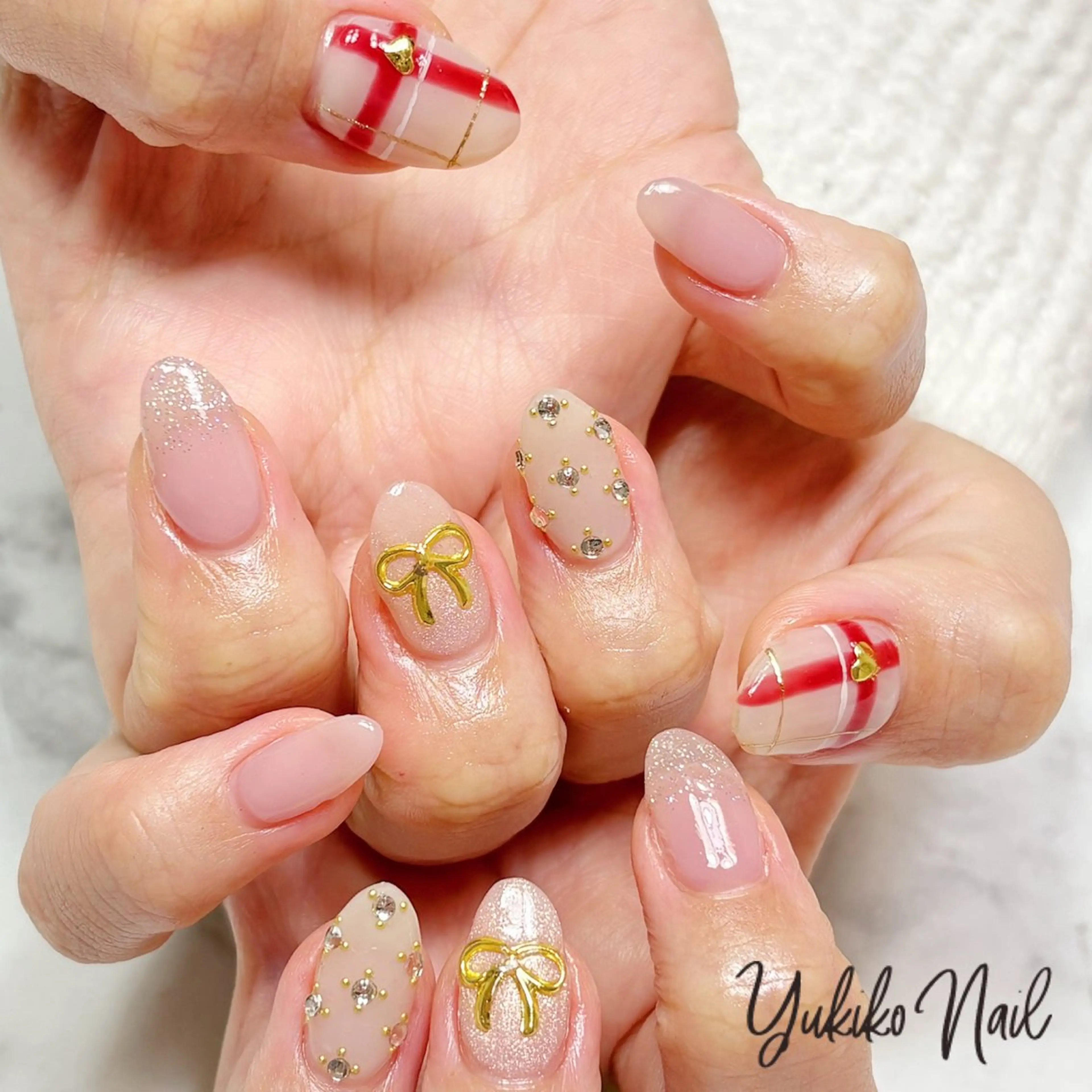 ネイル ゴールド 赤色 ハンドネイル ユキコ ネイルのネイルデザイン