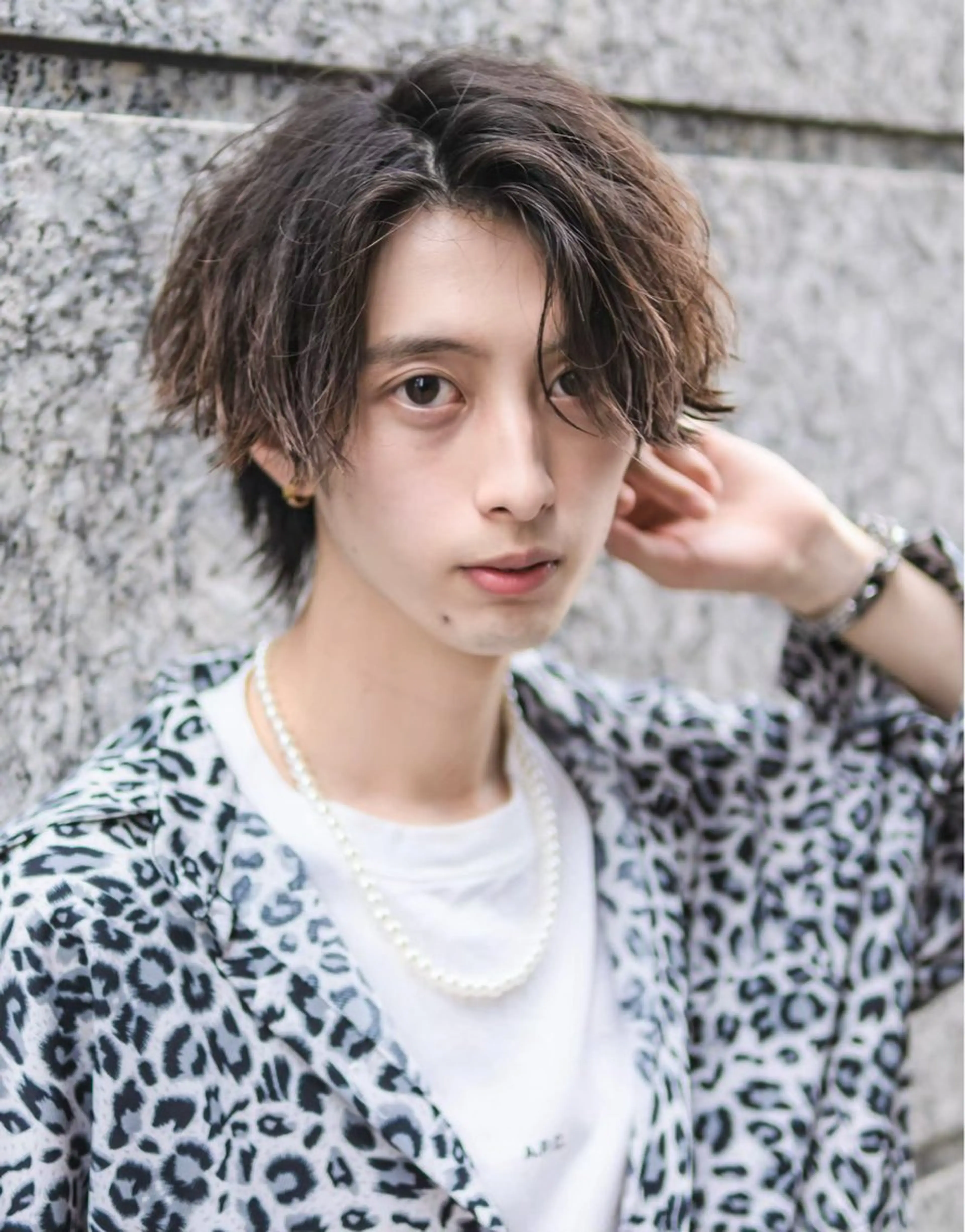 ショート メンズ センターパート メンズウルフカット ウルフカット 革命🔥ツイスパ/フ ェザー特化SHOTAのヘアスタイル