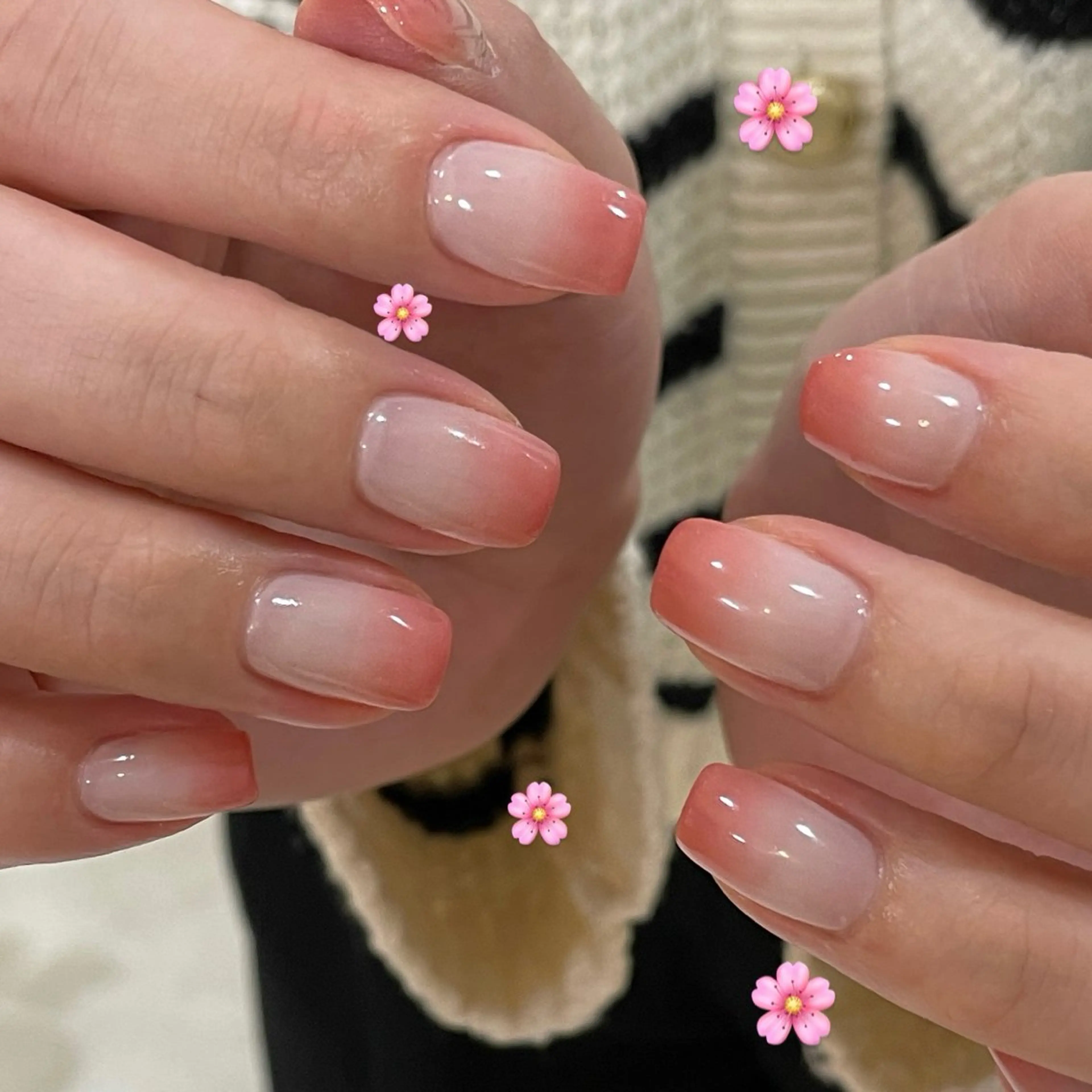 ネイル グラデーション ピンク ホワイト ハンドネイル you (ユウ)のネイルデザイン