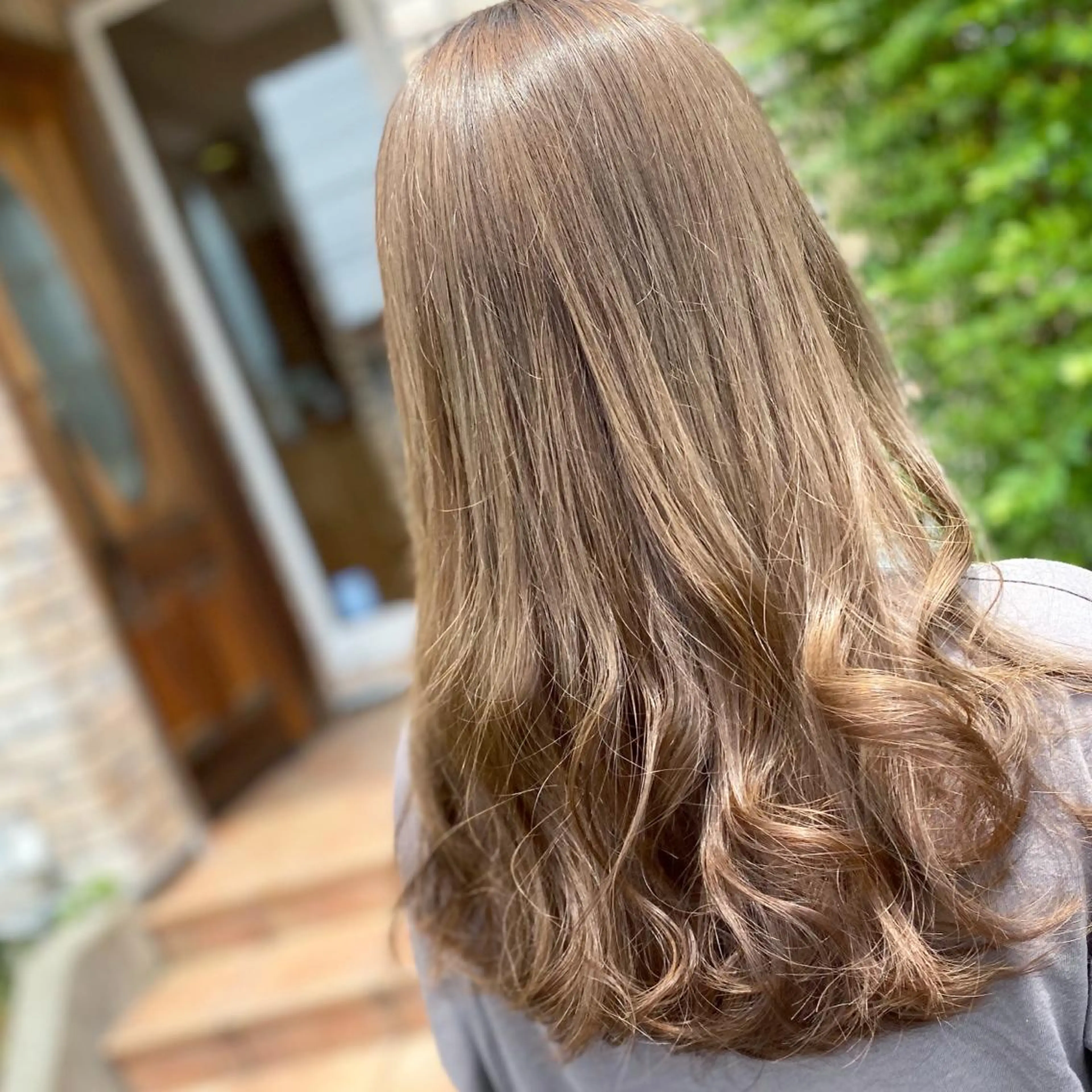 ロング カラー イルミナカラー 荒木 ひろかのヘアスタイル