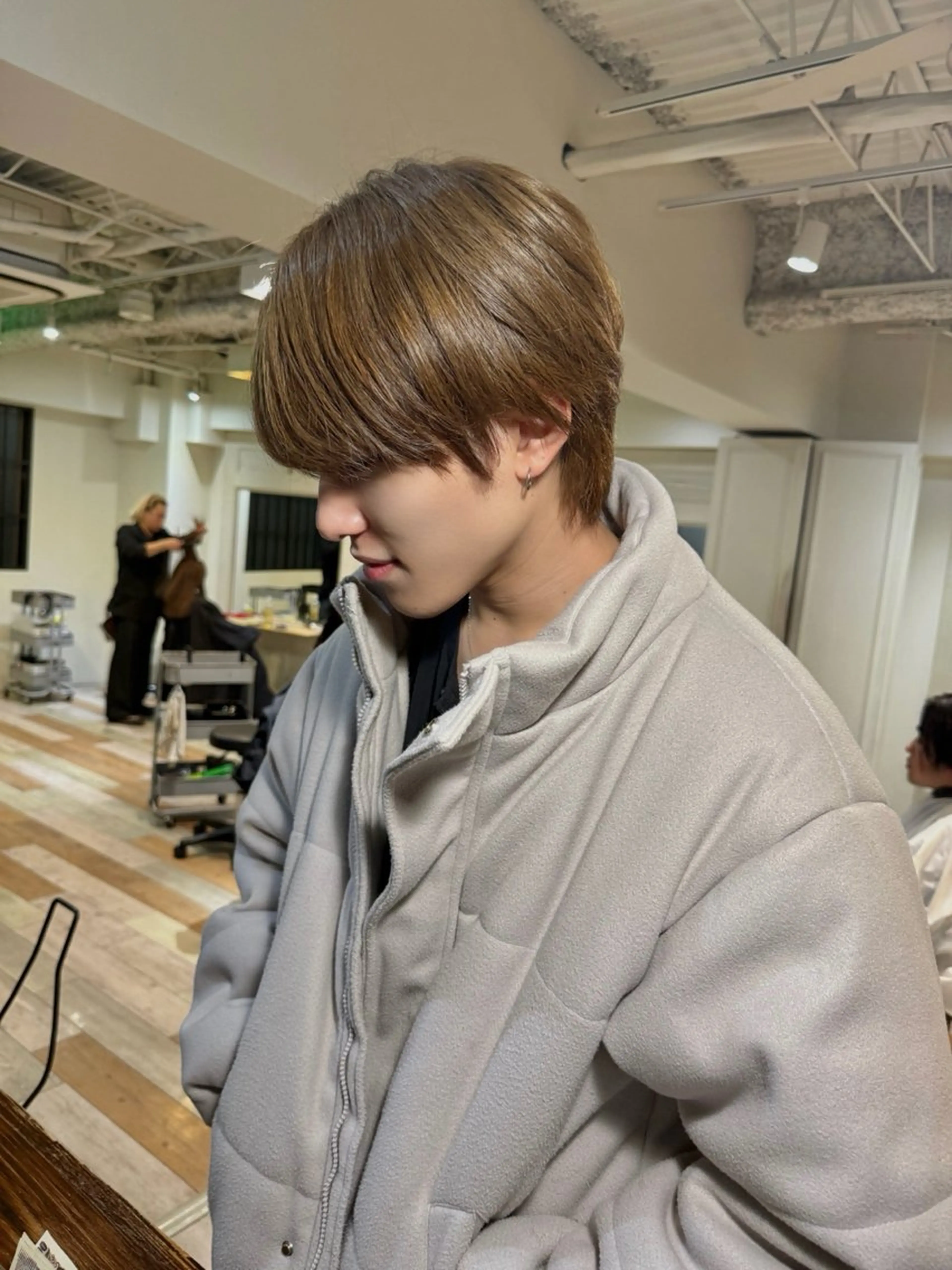 ミディアム カラー メンズ メンズブリーチ マッシュ シースルーマッシュ ブリーチ カット ヘアカラー トリートメント 🌈デザインヘア職人 Kaede🌈のヘアスタイル