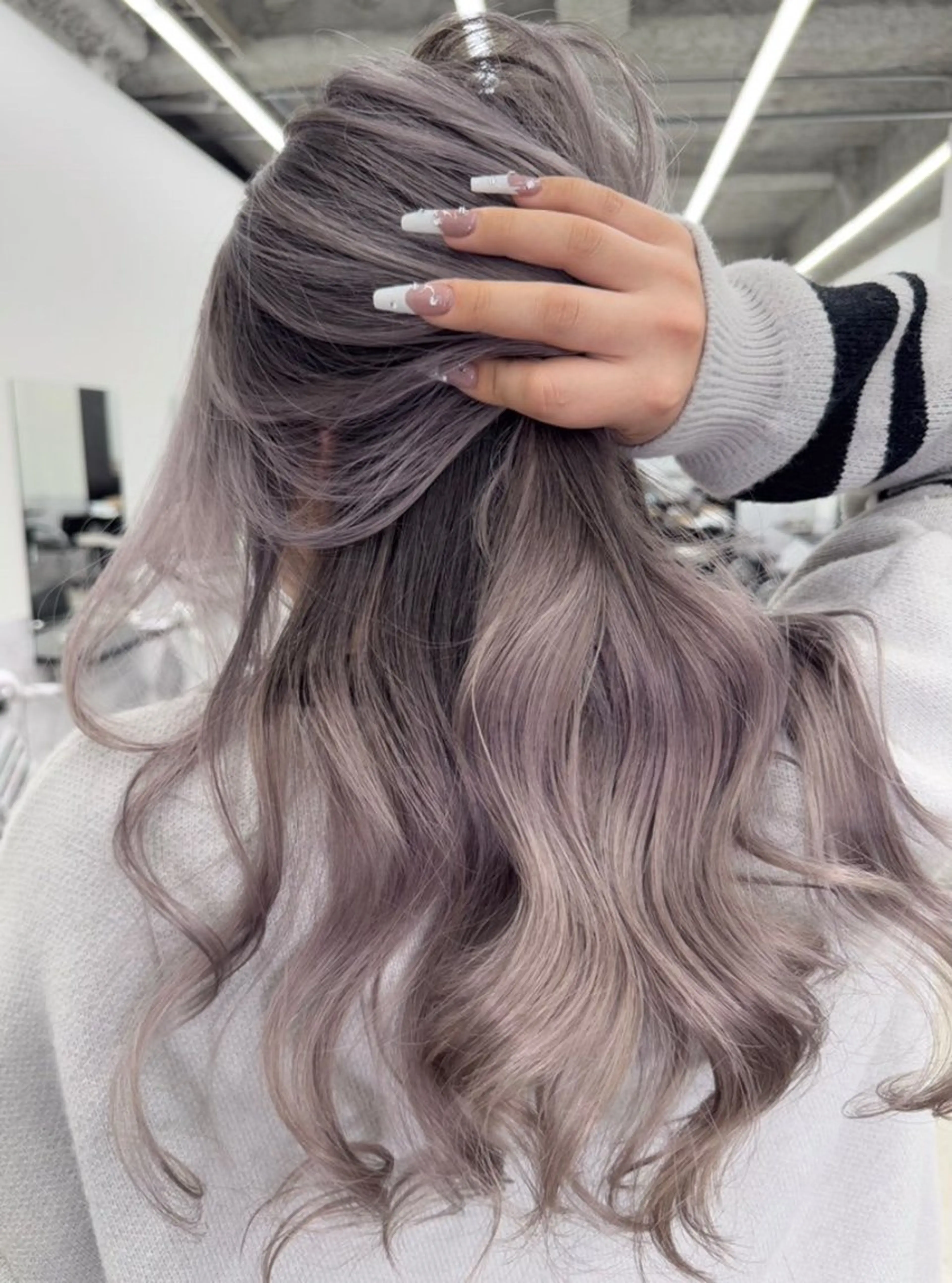 カラー ブリーチ ヘアカラー 服部 しおんのヘアスタイル