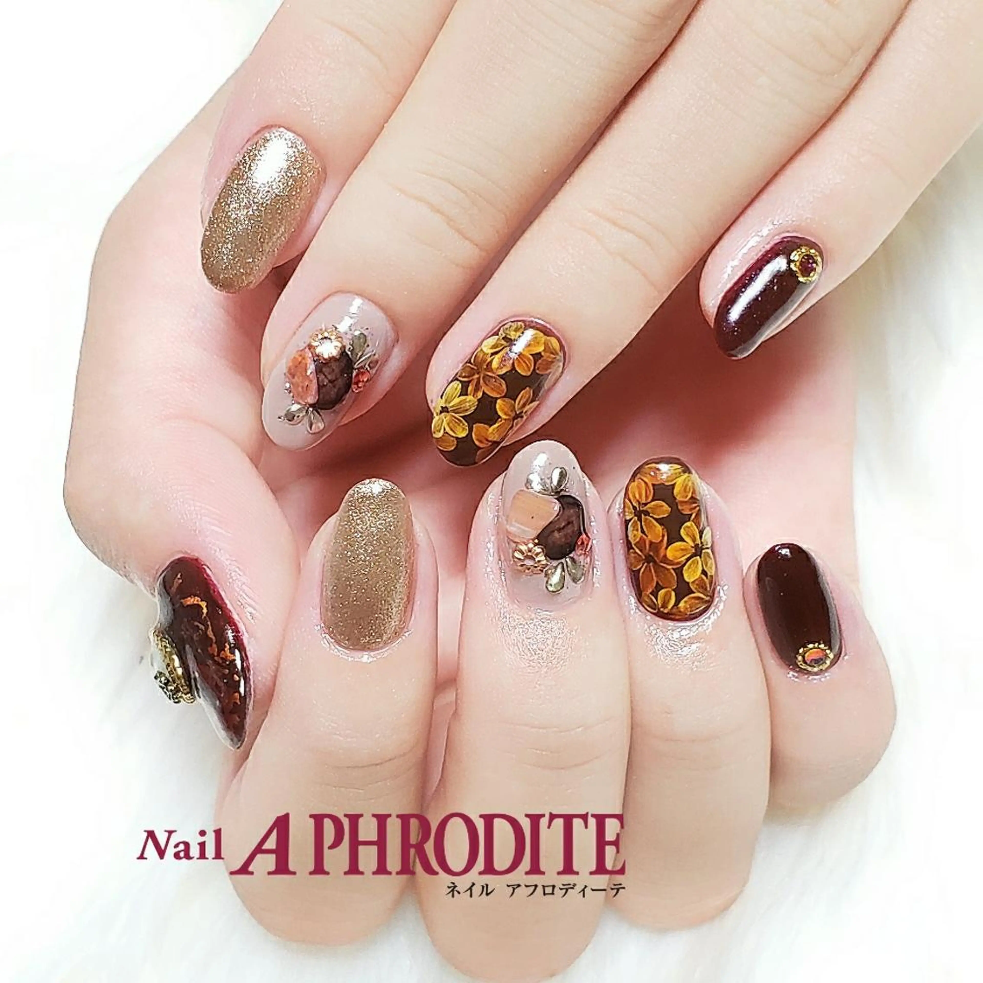 ネイル ジェルネイル 持ち込み ニュアンスネイル ソフトジェル ハンドネイル Nail Aphroditeのネイルデザイン