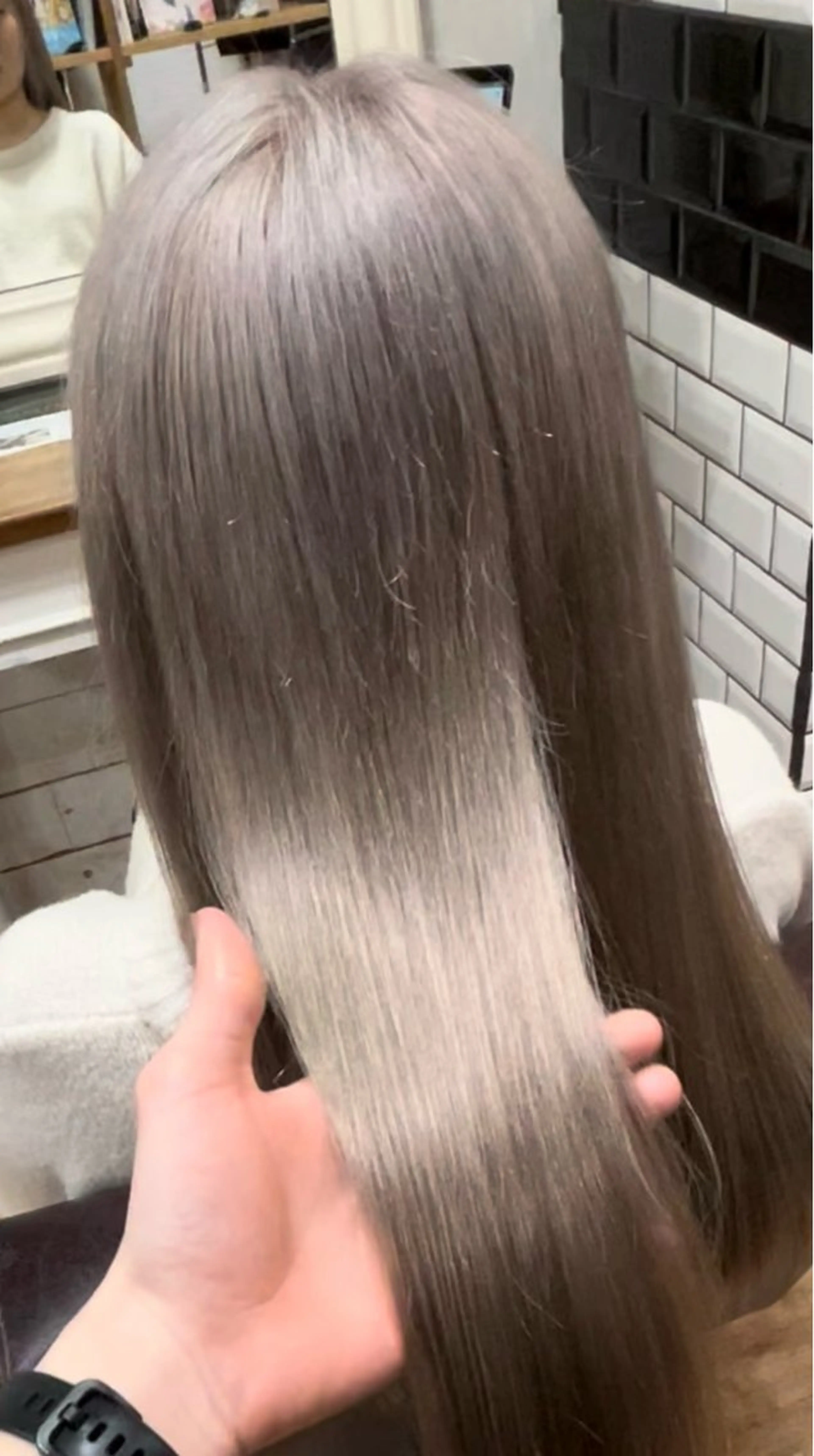 【ミニモ学割】ケアブリーチ＋透明感カラー＋内部補修TRの写真