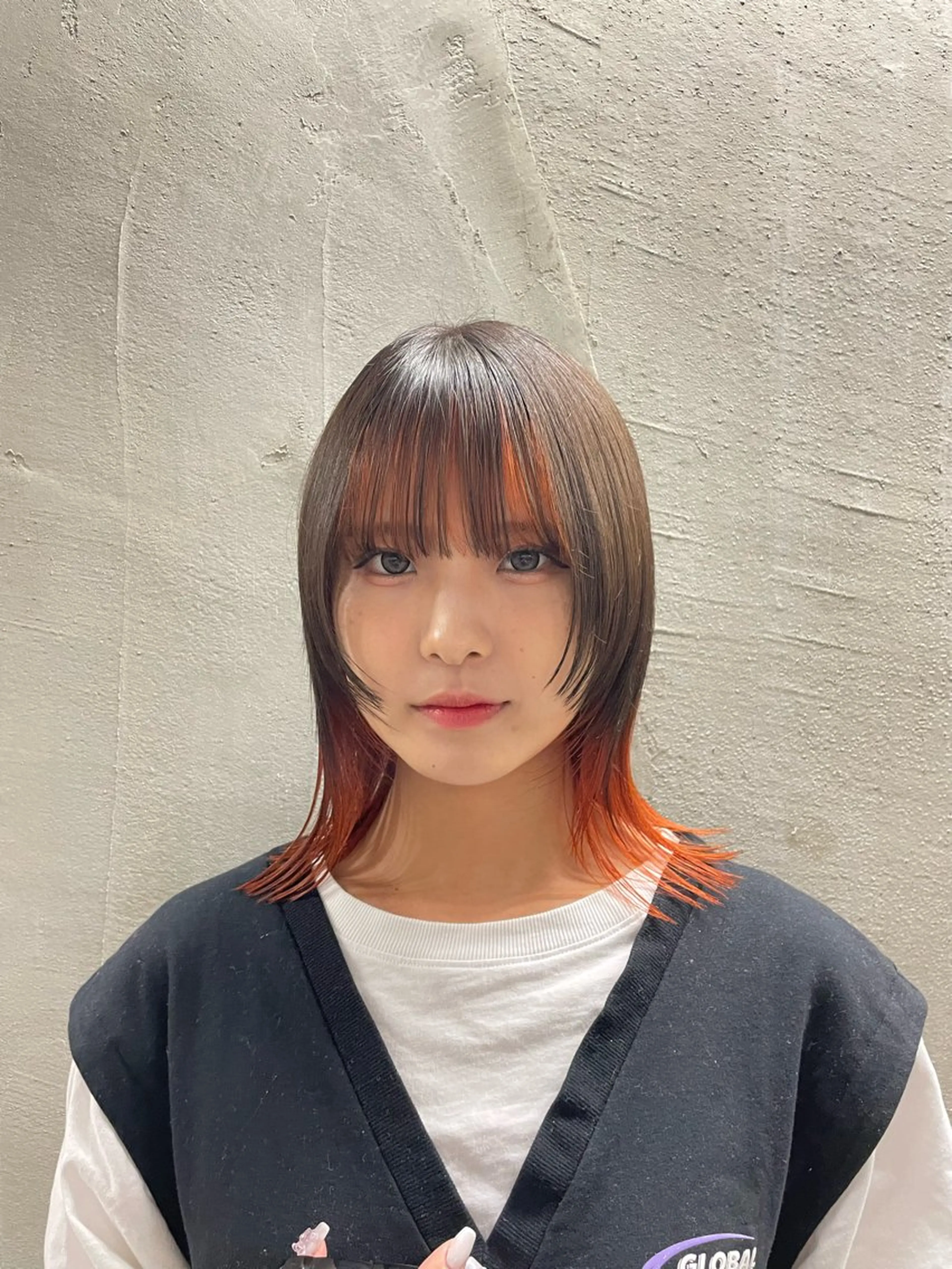 セミロング カラー デザインカラー インナーカラー オレンジ ブリーチ/レイヤー 💙ayame💙のヘアスタイル