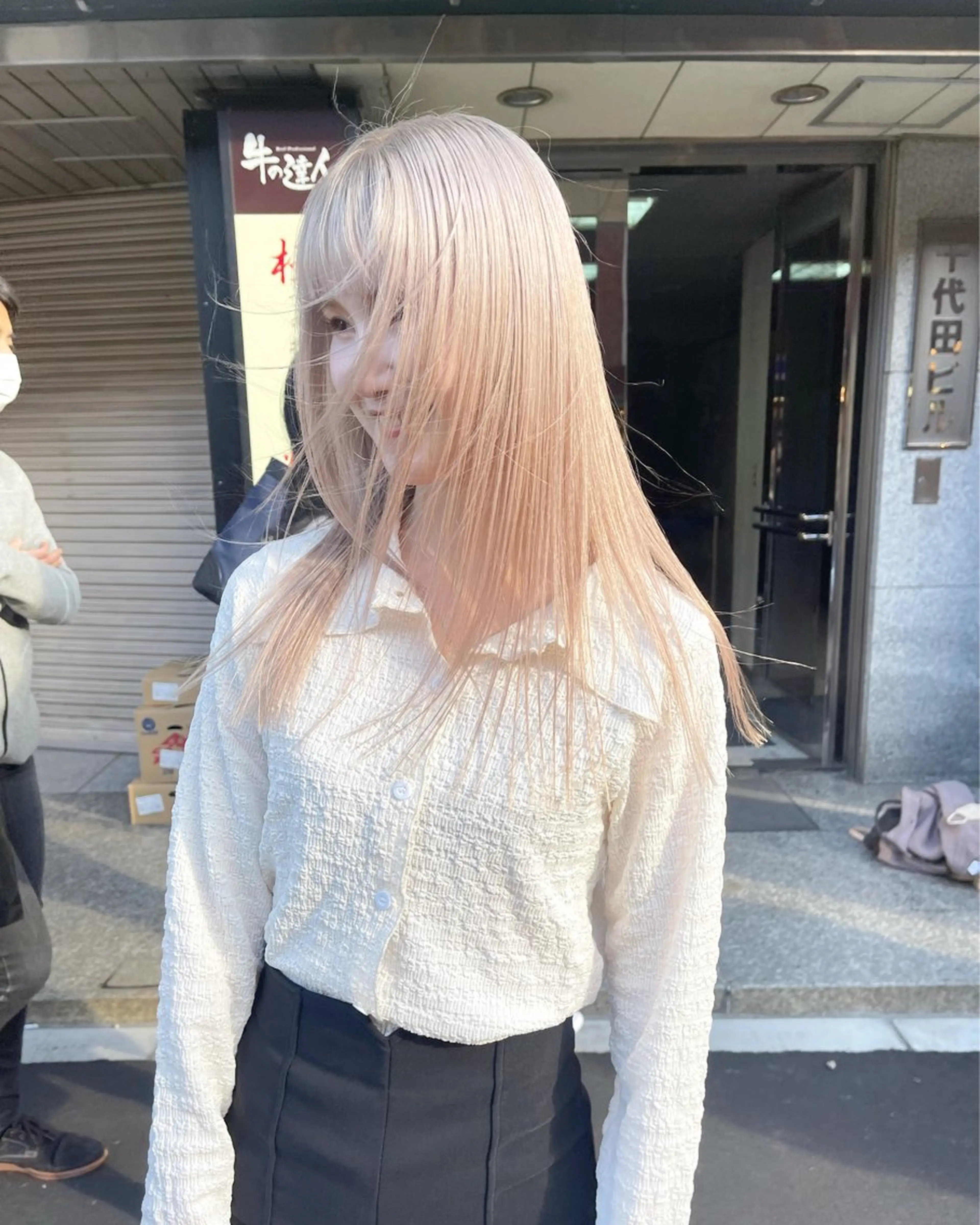 セミロング カラー ベージュカラー ブロンド ブロンドベージュ ミルクティーベージュ カット ヘアカラー トリートメント PALAN K-Beauty SHINJUKU所属・“ミニモ最高評価獲得 “代表"Kohei"のヘアスタイル