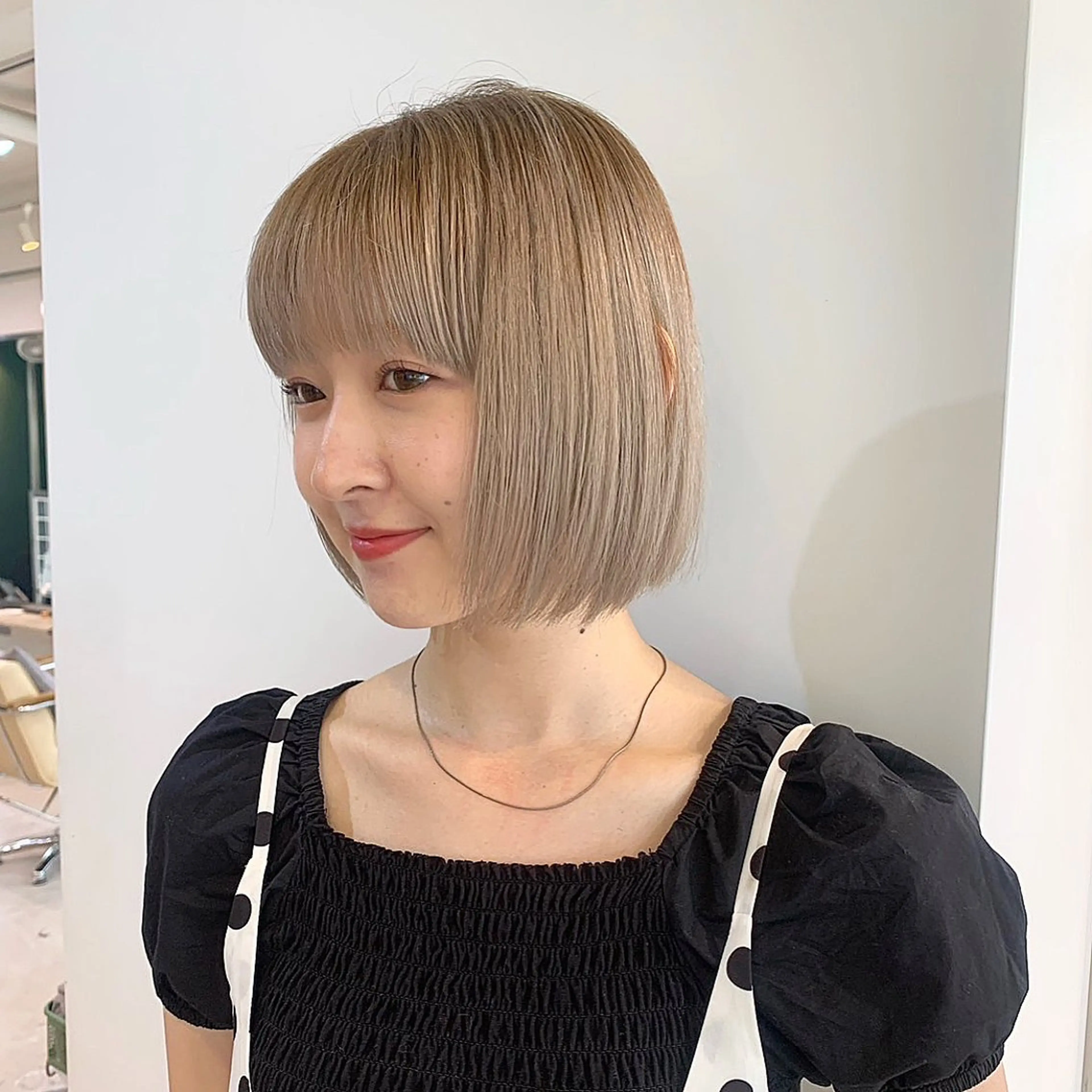 ミディアム Qin share salon 原宿店所属・🫧艶ハイトーン 特化🫧ライヤのヘアスタイル