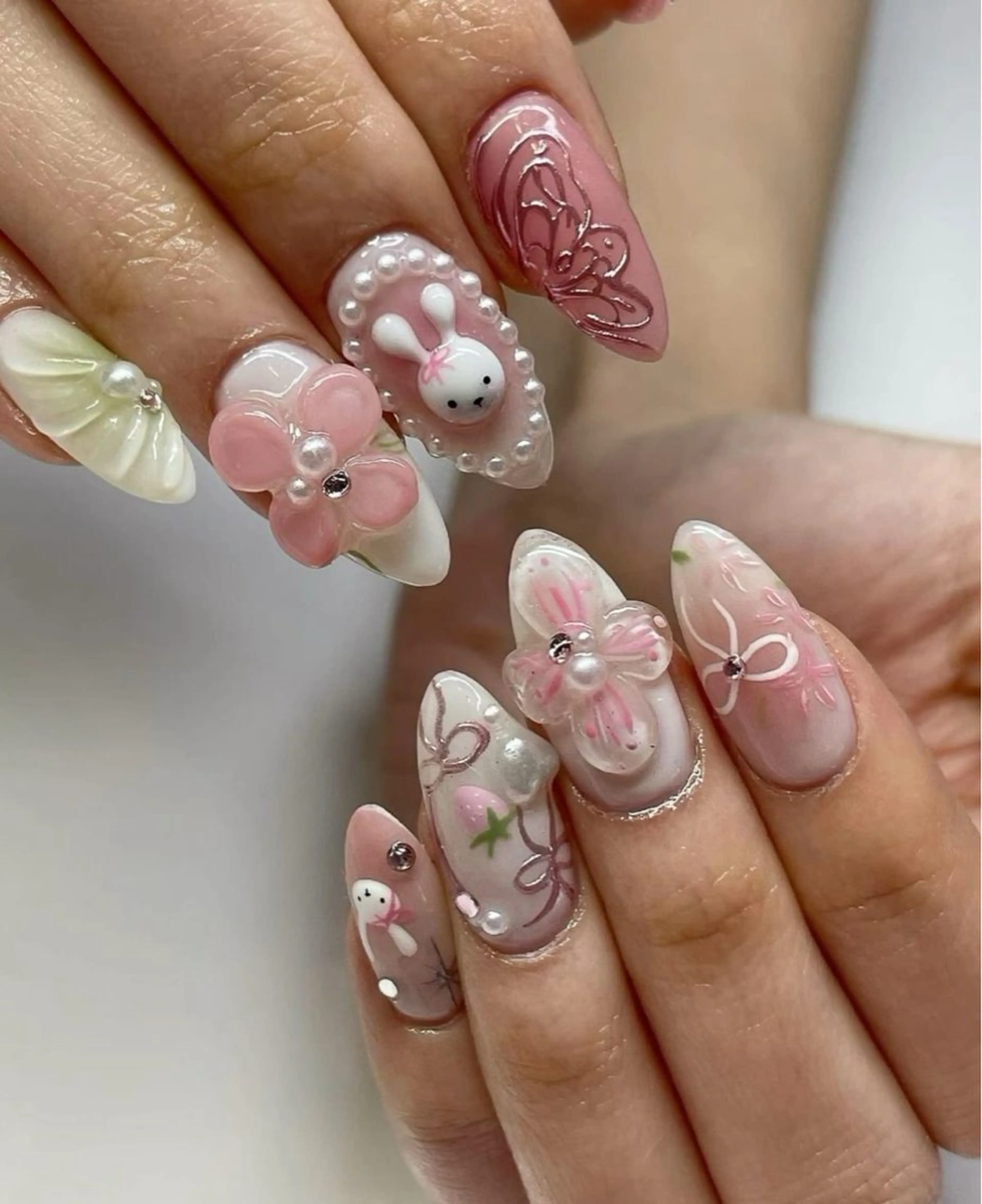 ネイル ハロウィン マグネットネイル ミラーネイル ニュアンスネイル ピンク Lee Nailsのネイルデザイン