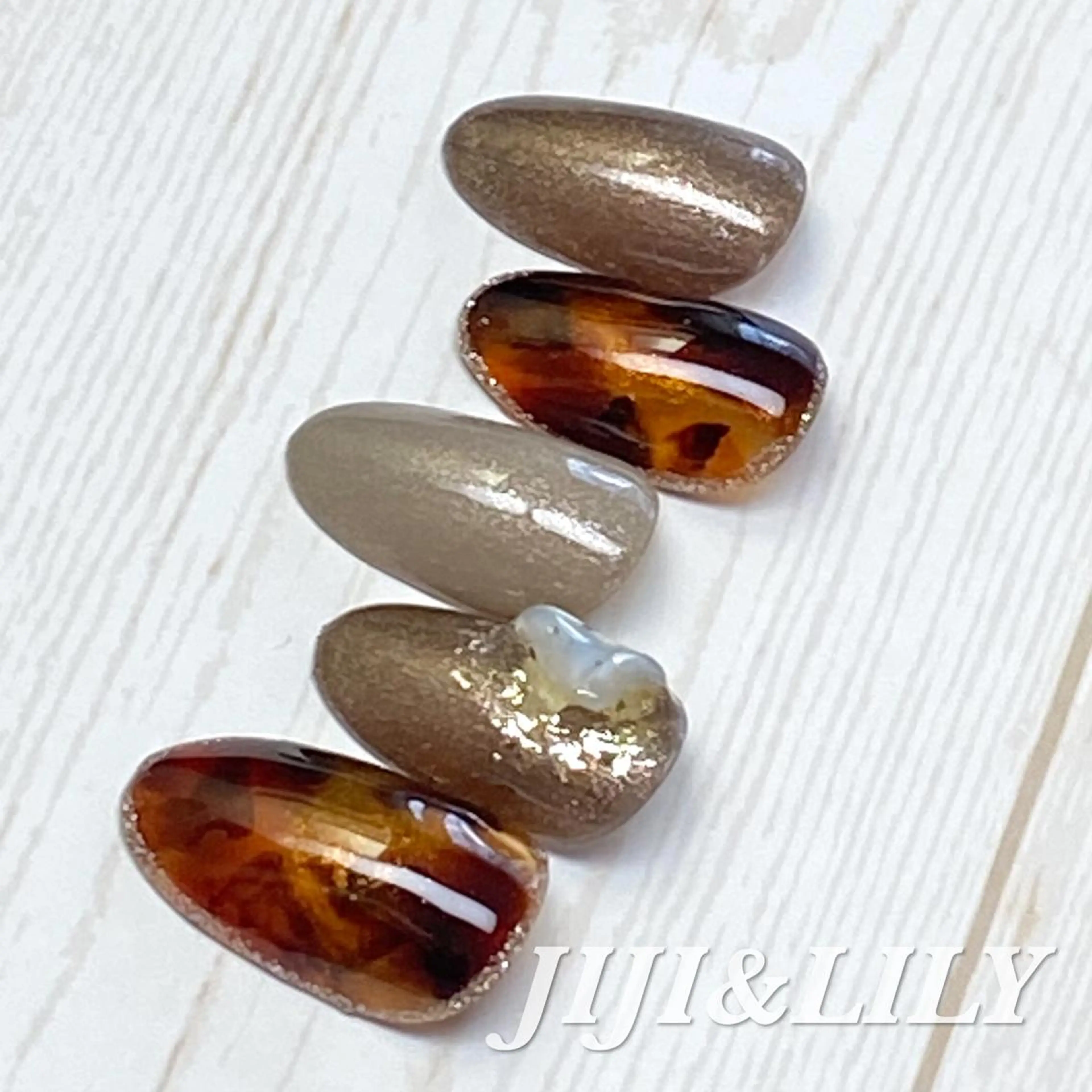 ネイル べっ甲ネイル 豊田 圭子のネイルデザイン