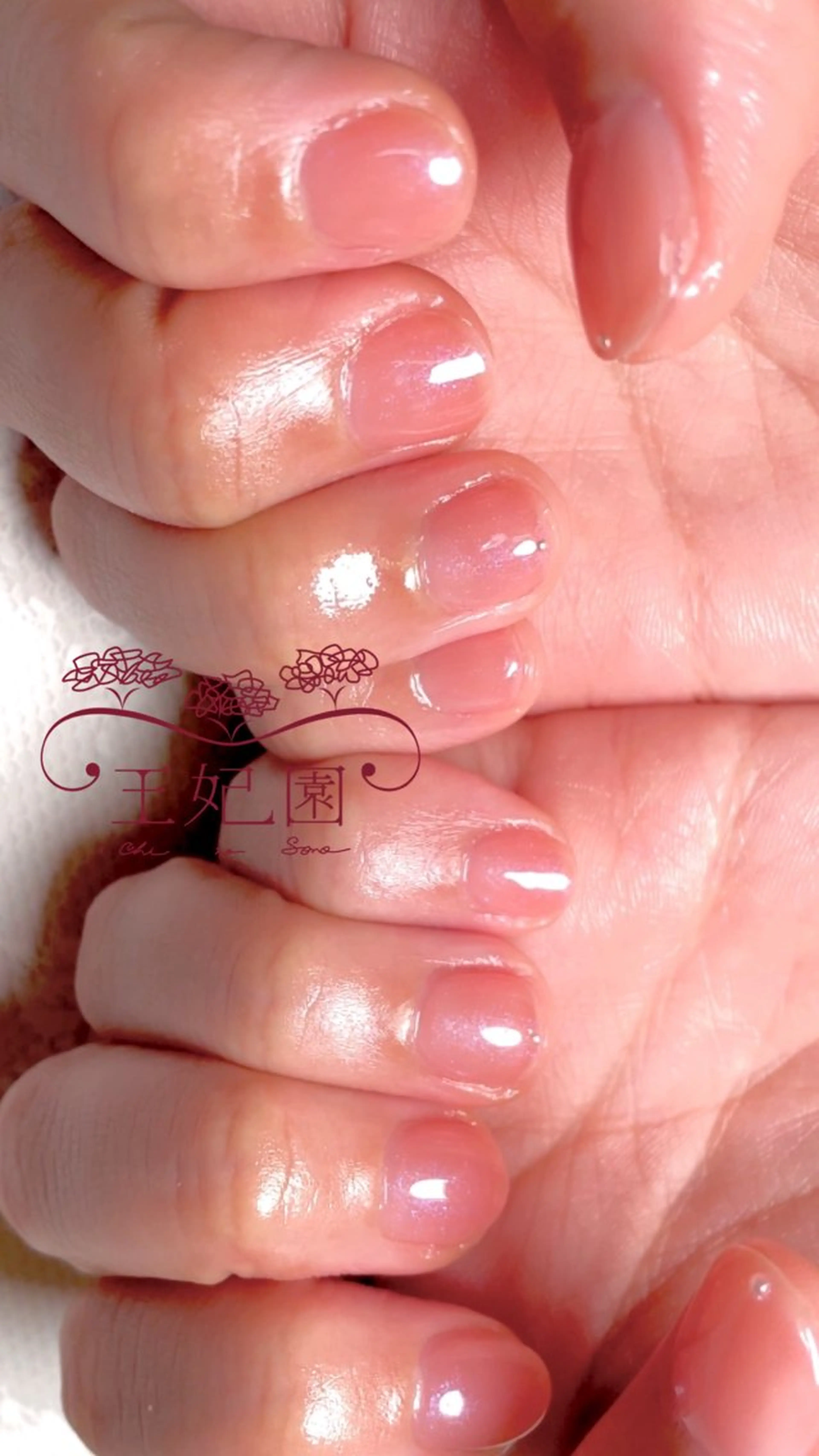 ネイル ブルー フレンチネイル ガラスフレンチ ラメ(グリッター) シルバー nail salon王妃の園所属・王妃の園 ohinosonoのネイルデザイン