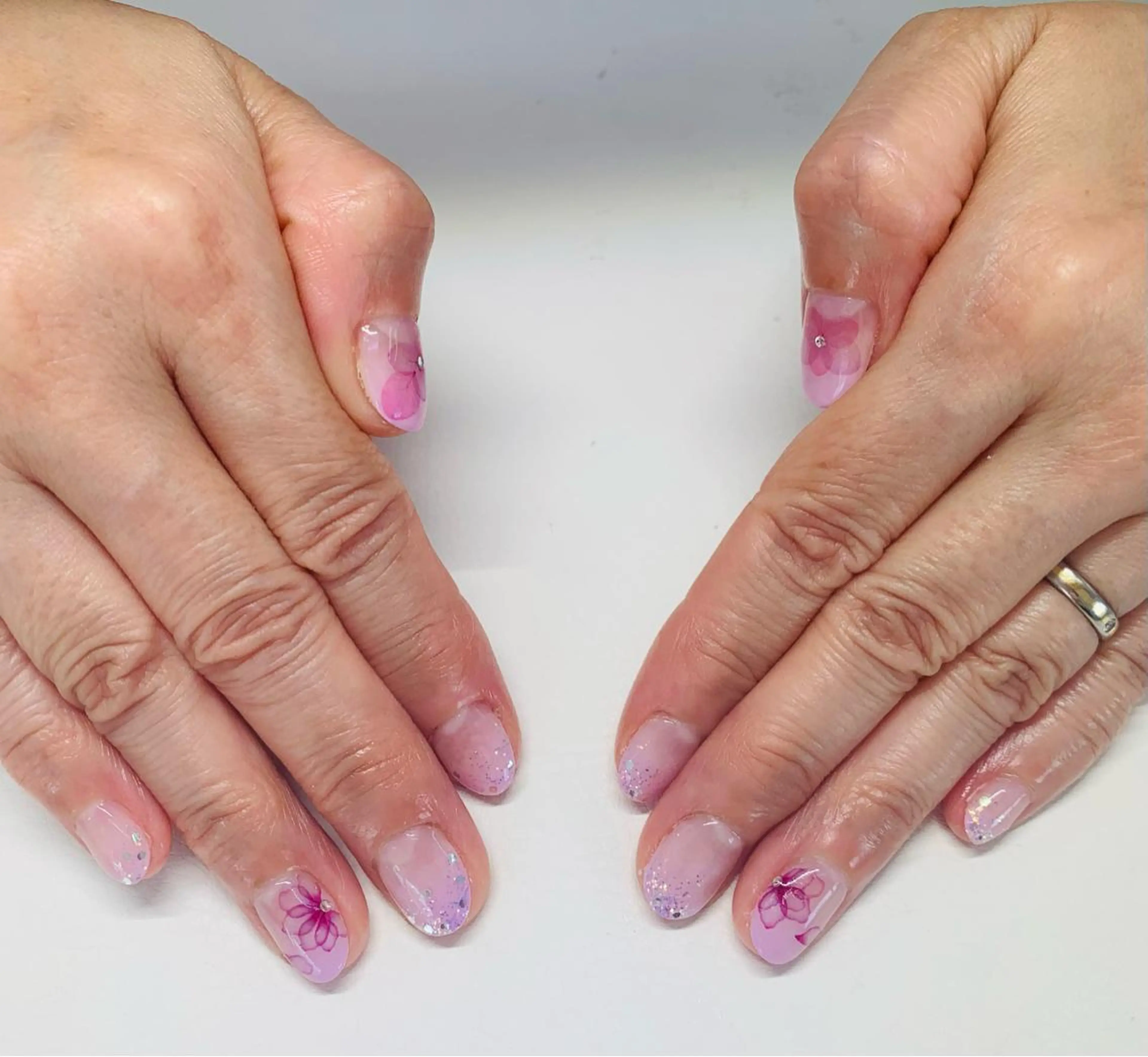 ネイル Mule Beauty Salon所属・ミュール ビューティーサロンのネイルデザイン