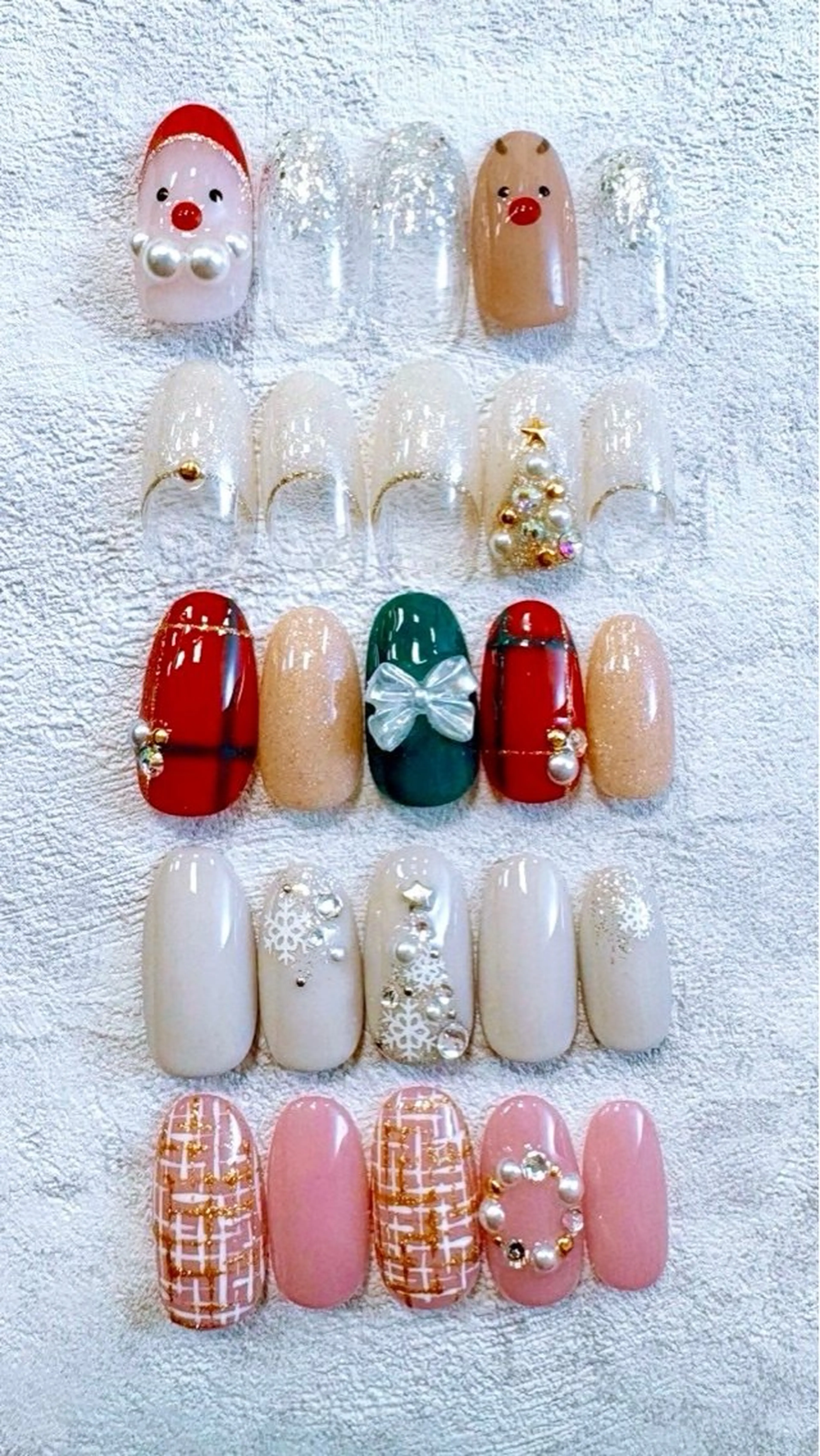 ネイル 冬ネイル クリスマス Eyelash＆nail Buena 高円寺店所属・【Jr.ネイリスト】 💜serina💜のネイルデザイン