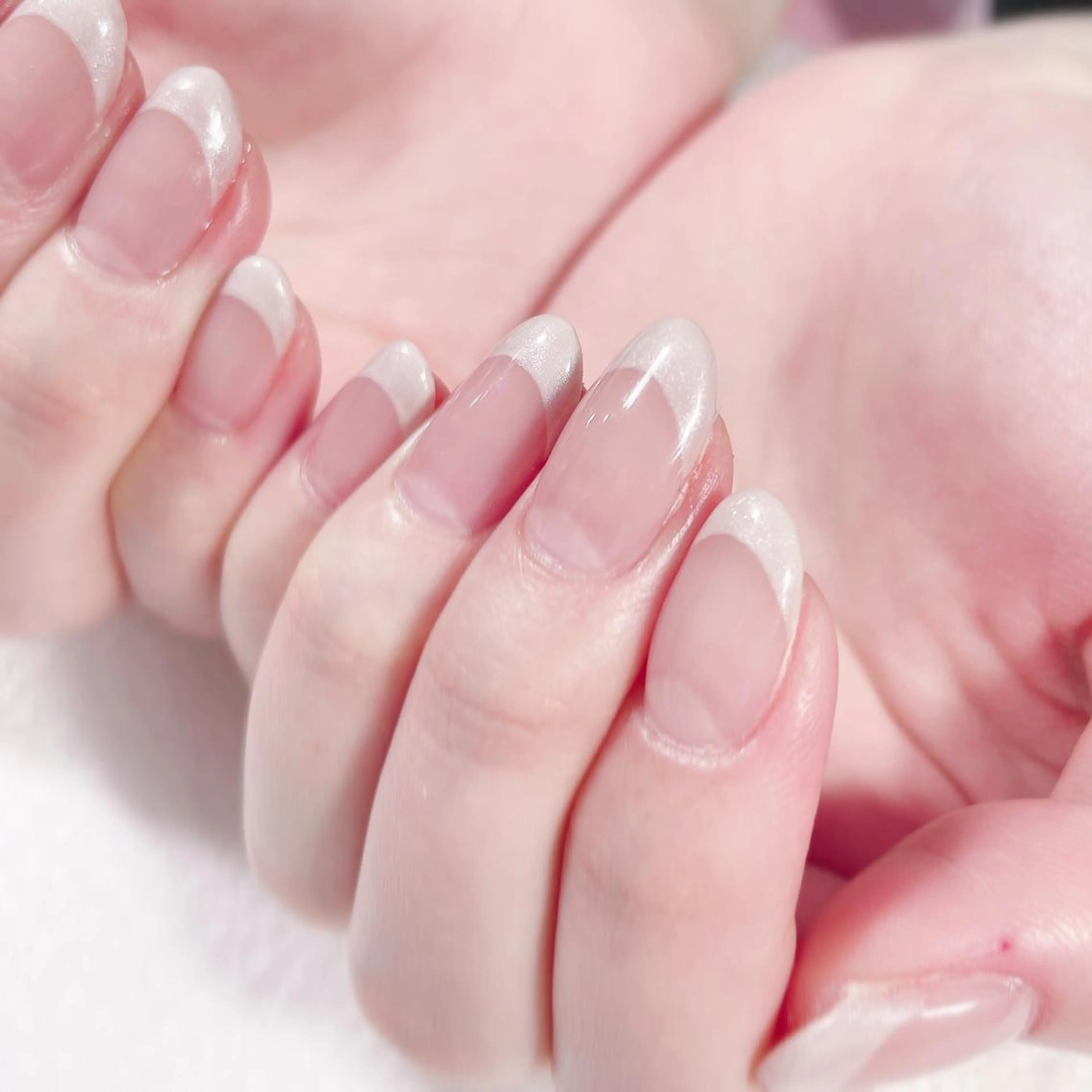 《ジェルオフなし》ハンドジェル【フレンチネイル】上品なネイルの代表アート♪の写真