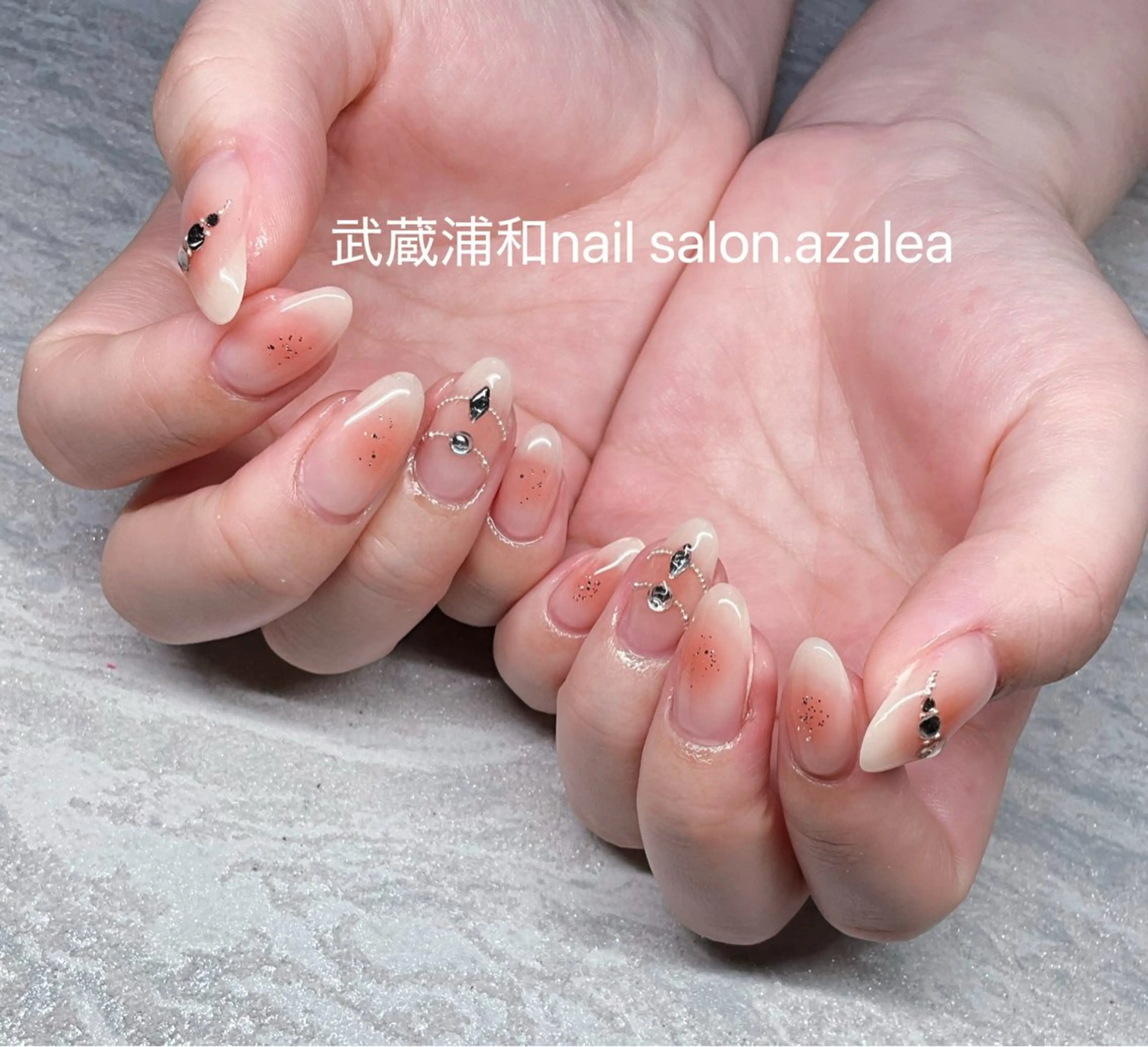 ネイル ハンドネイル R inのネイルデザイン