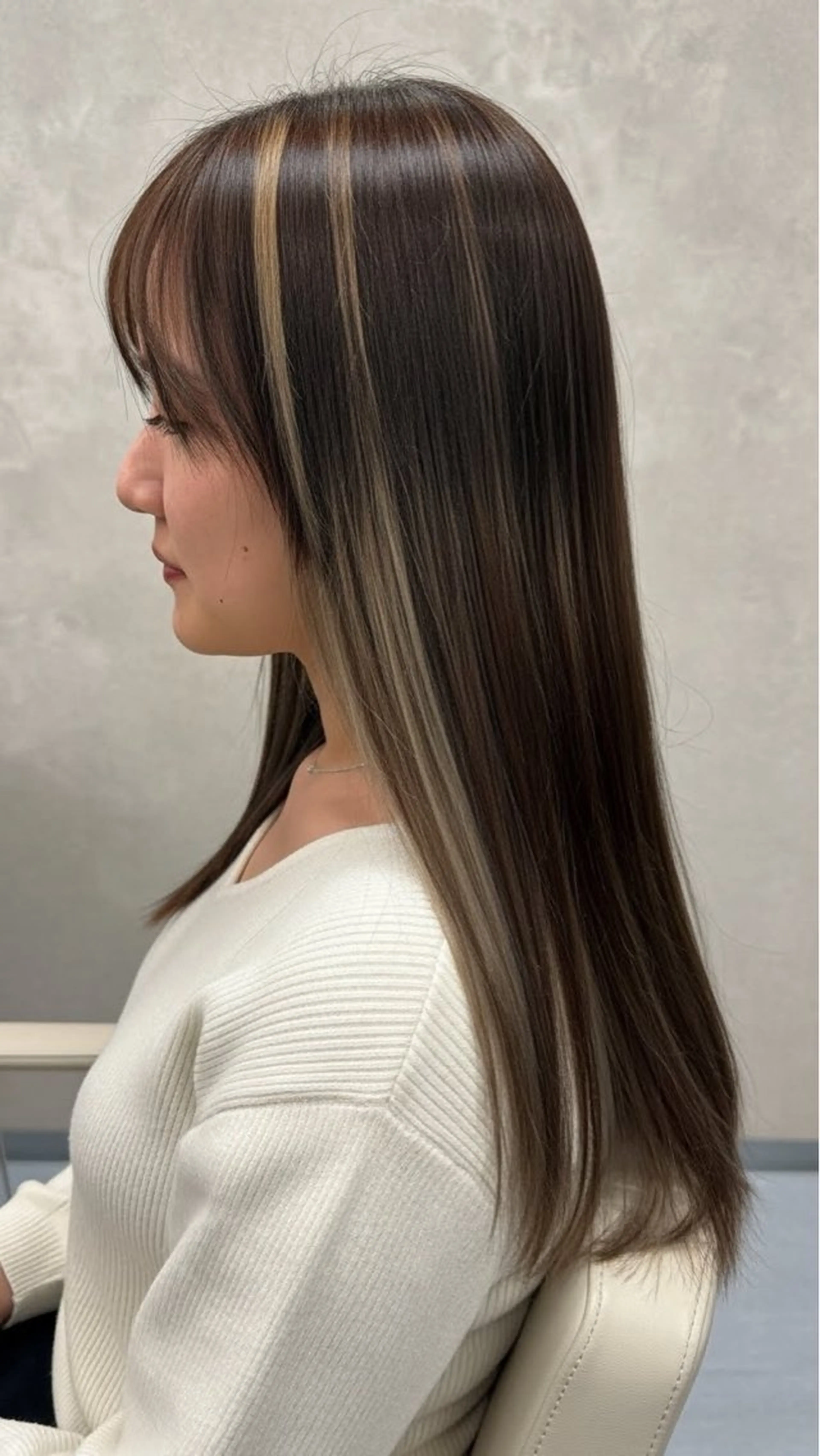 セミロング カラー 髪質改善 レイヤーカット カット ヘアカラー トリートメント 髪質改善/縮毛矯正 /ブリーチ矯正/岡部のヘアスタイル