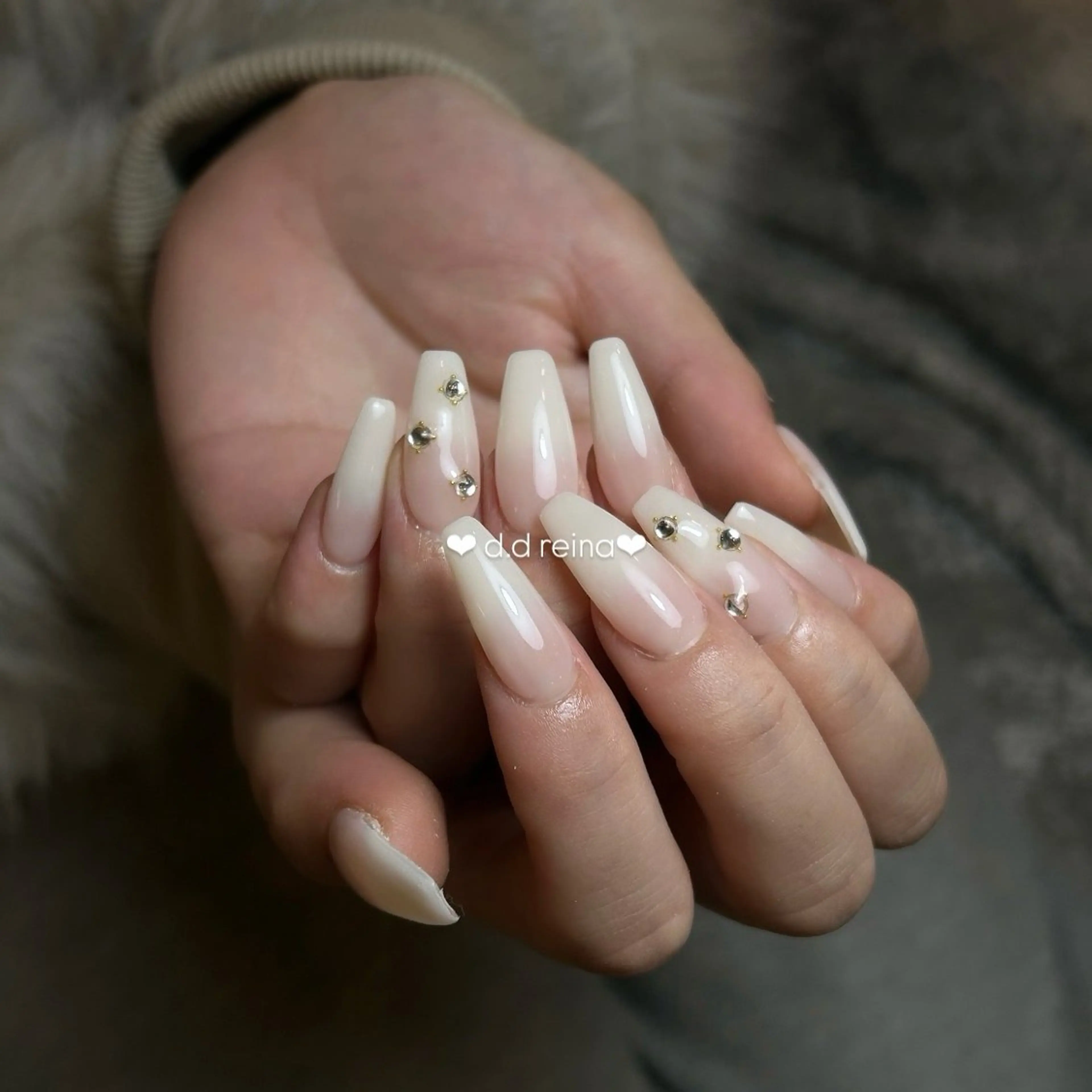 ネイル 長さ出し ジェルネイル グラデーション 韓国ネイル マグネットネイル ハンドネイル D.d Reinaのネイルデザイン