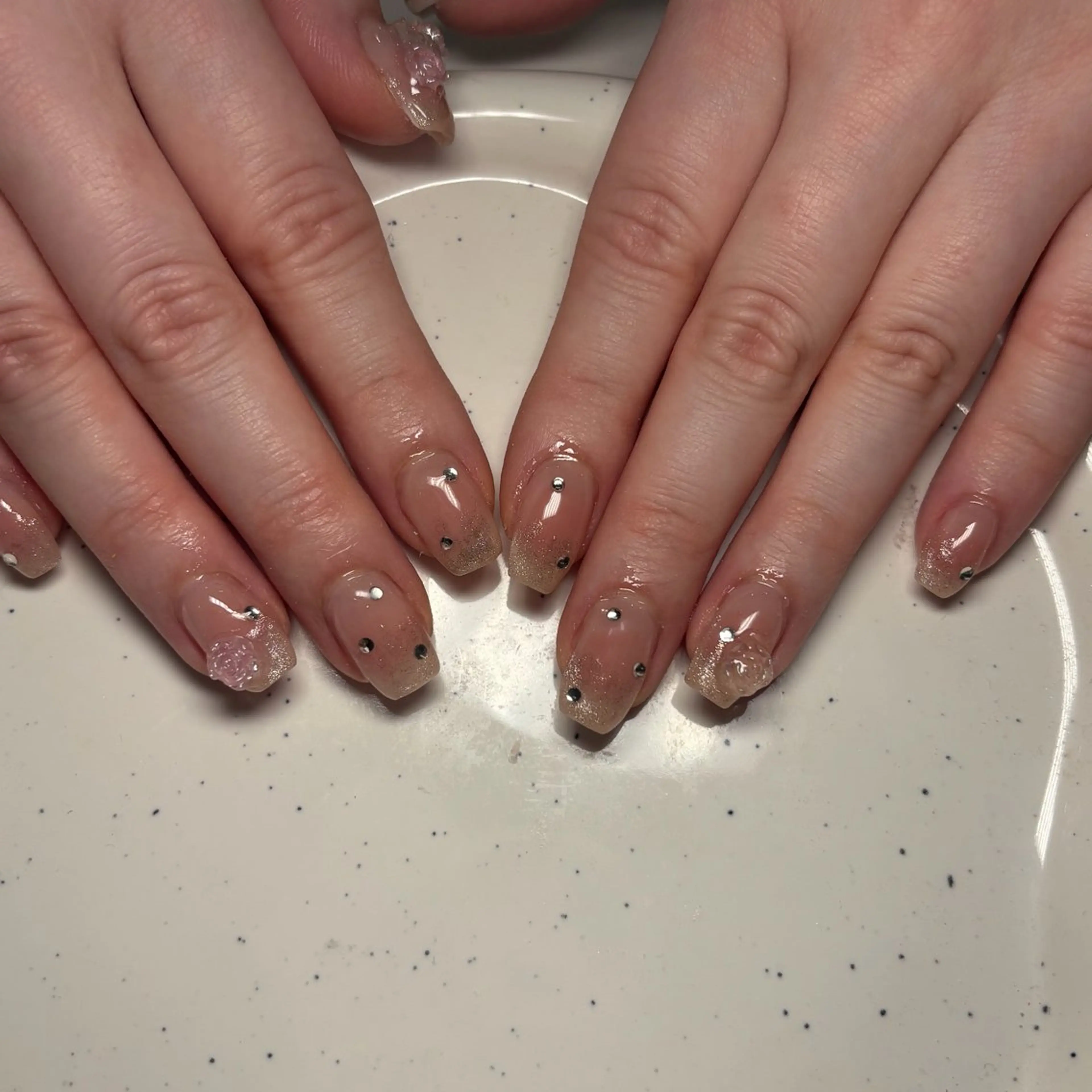 ミディアム ハンドネイル lilivelle KIRARIのネイルデザイン