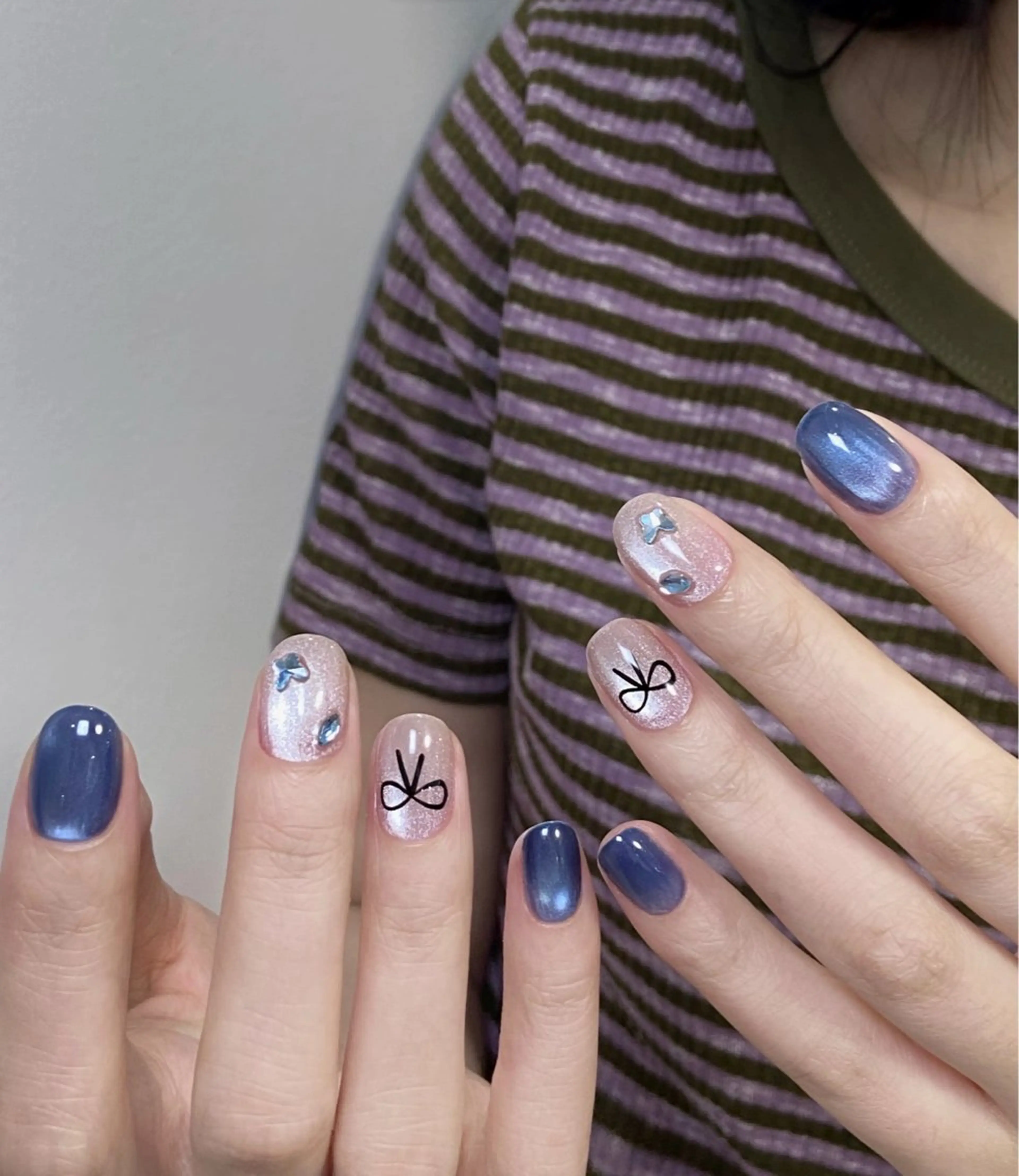 ネイル オーロラネイル 長さ出し フットネイル 韓国ネイル ラメ(グリッター) 👍thumbs up nail👍のネイルデザイン