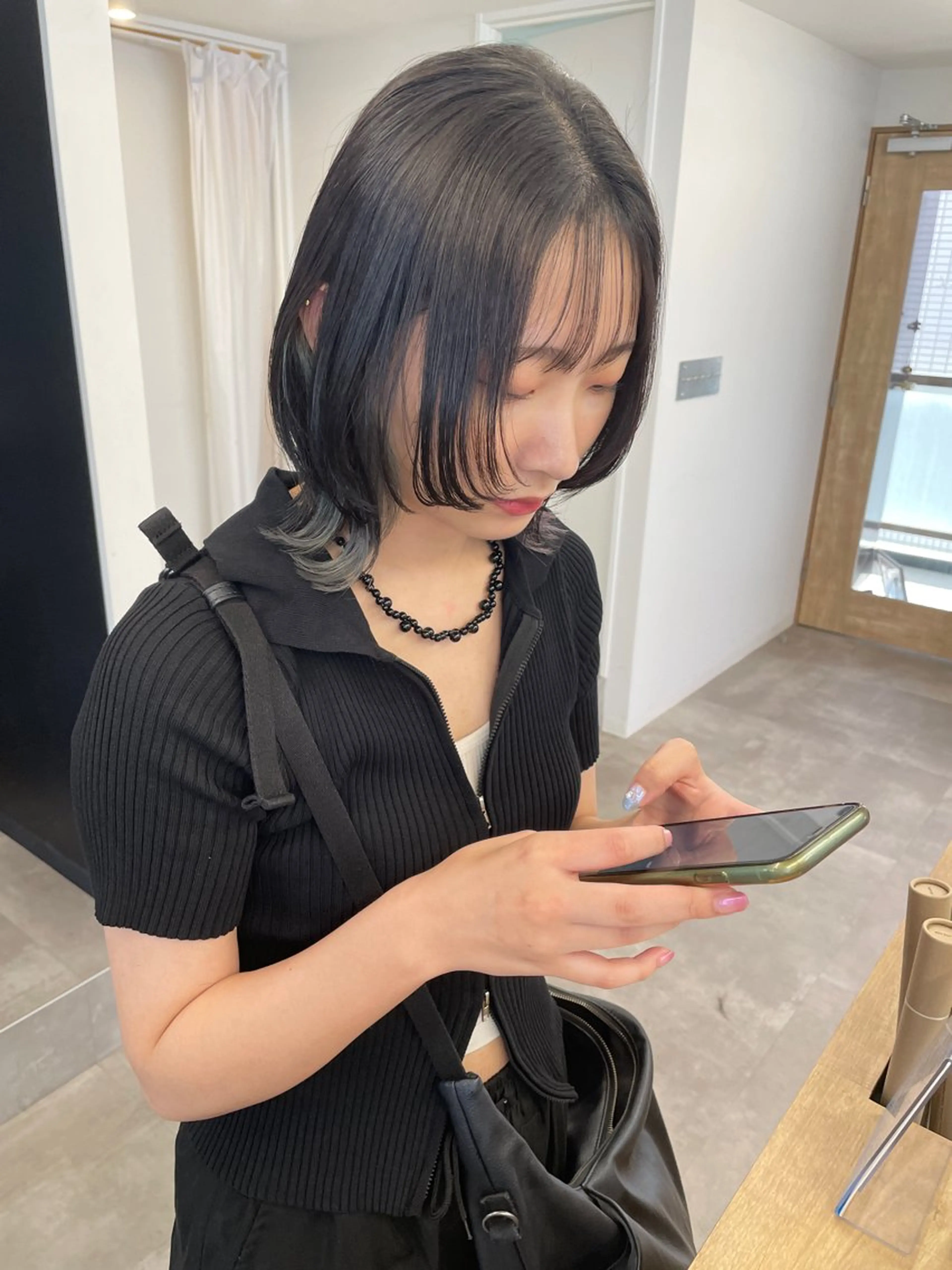 ミディアム カラー ウルフカット 🫧透明感カラー/ ボブ/小笠原汐海🪽のヘアスタイル