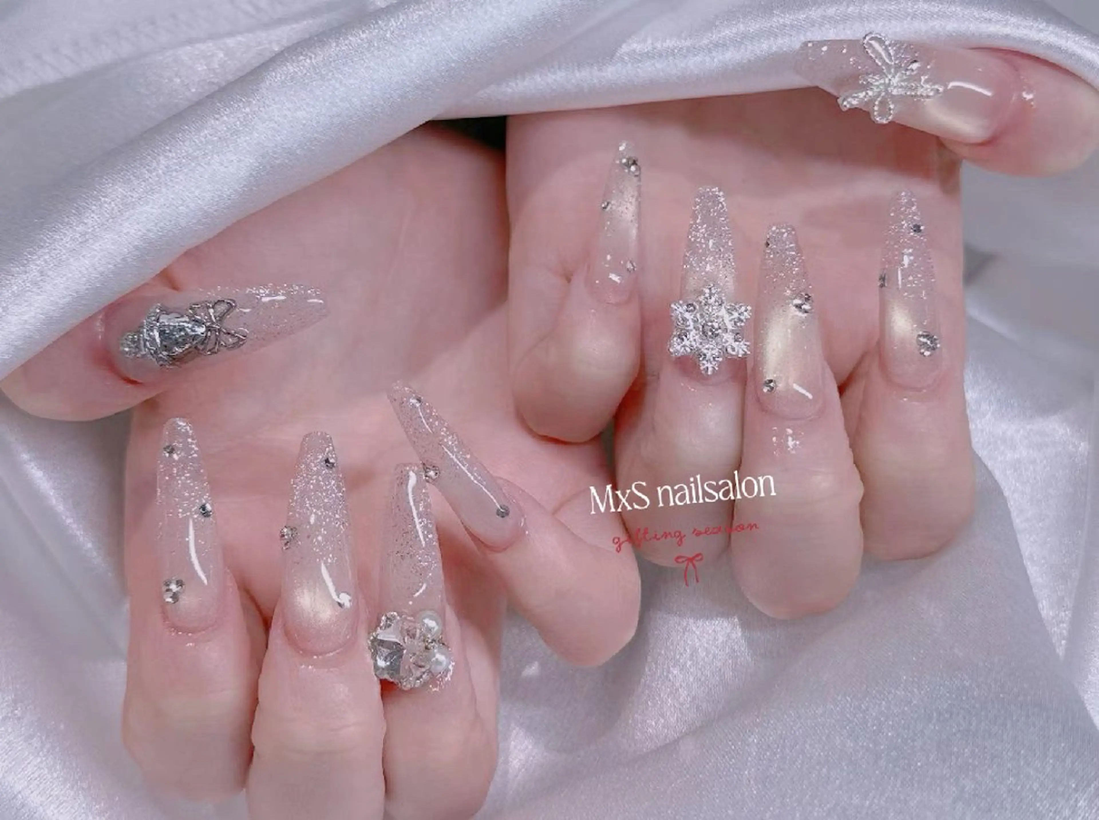 ネイル ジェルネイル 韓国ネイル マグネットネイル パラジェル ワンホンネイル ハンドネイル ハンドケア MxS Nail(長さだし/フィルイン/マグネット/韓国ネイル/ワンホンネイル/ワンカラー)所属・MxS リィリィのネイルデザイン