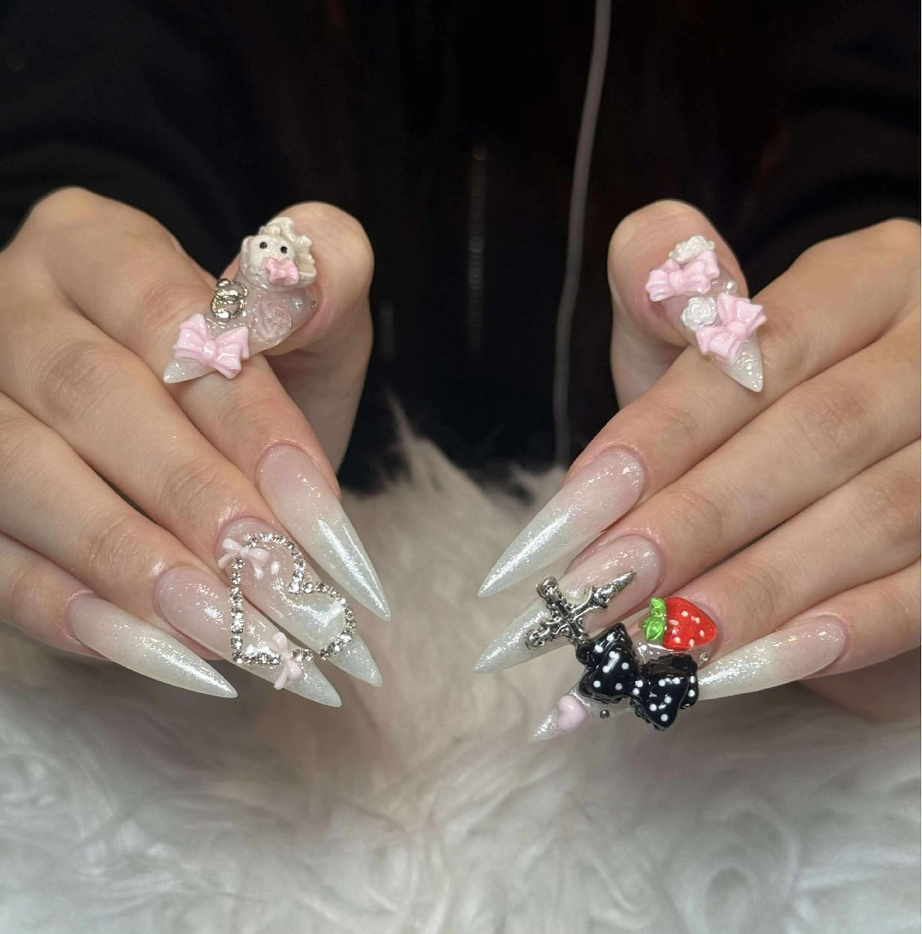 ネイル オーロラネイル ボルドー ブラウン 氷ネイル・うるうるネイル キラキラネイル ハンドネイル Julli NailStudioのネイルデザイン