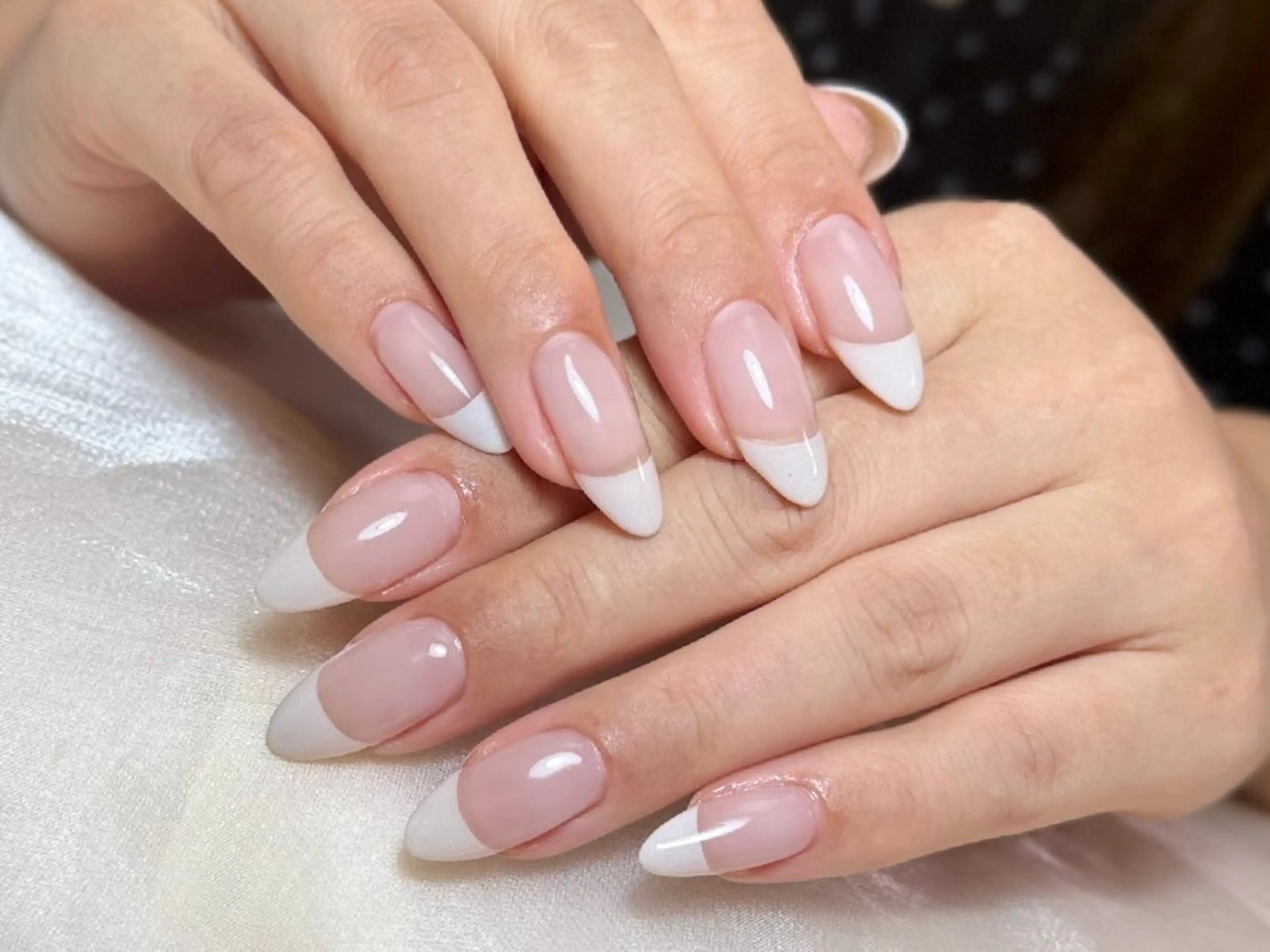 【HAND】🌸フレンチor　　　ガラスフレンチ（ベース込み)　　　🎀大人/上品ストーン4個付きの写真