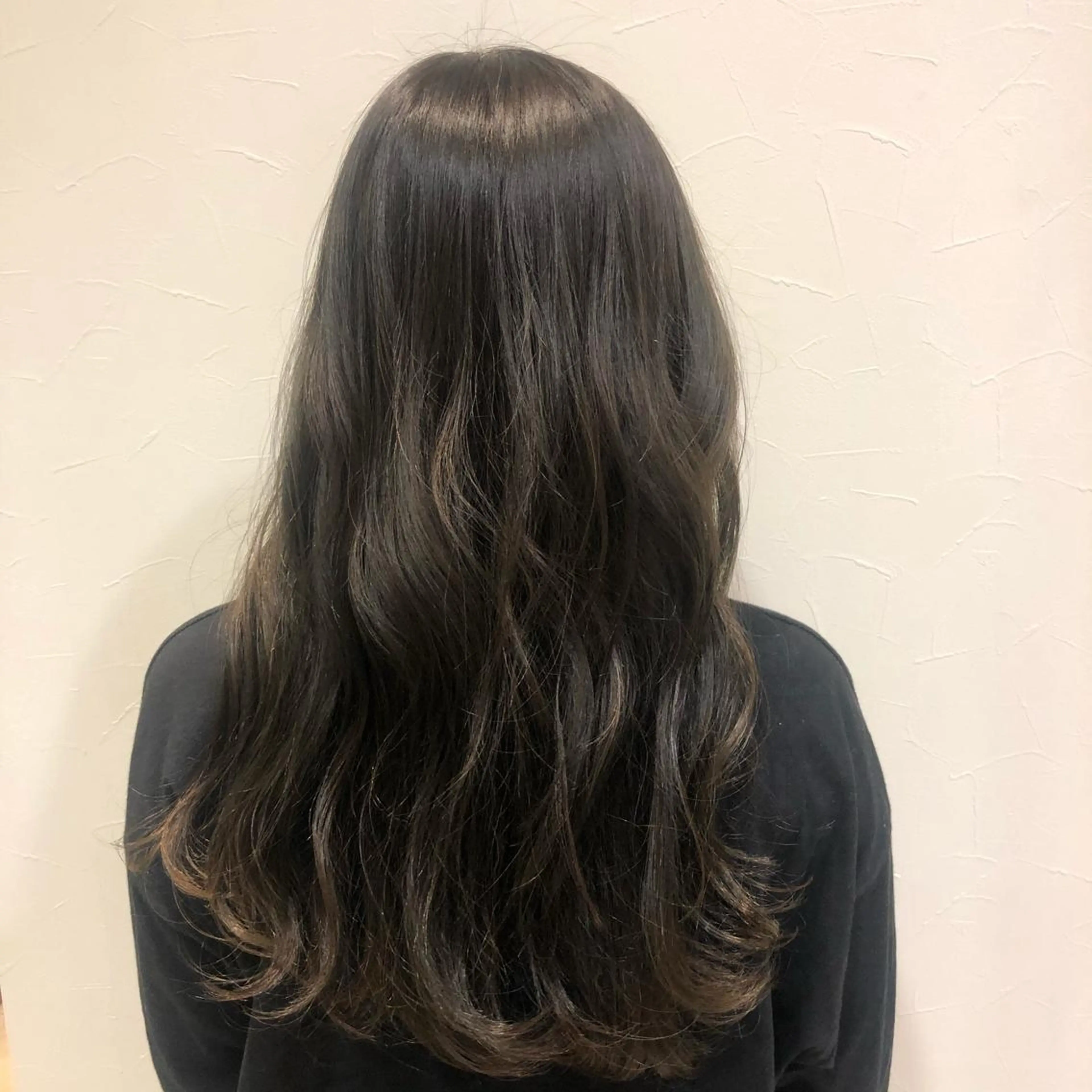 ロング カラー ロング ヘアカラー トリートメント 森 邑奈のヘアスタイル