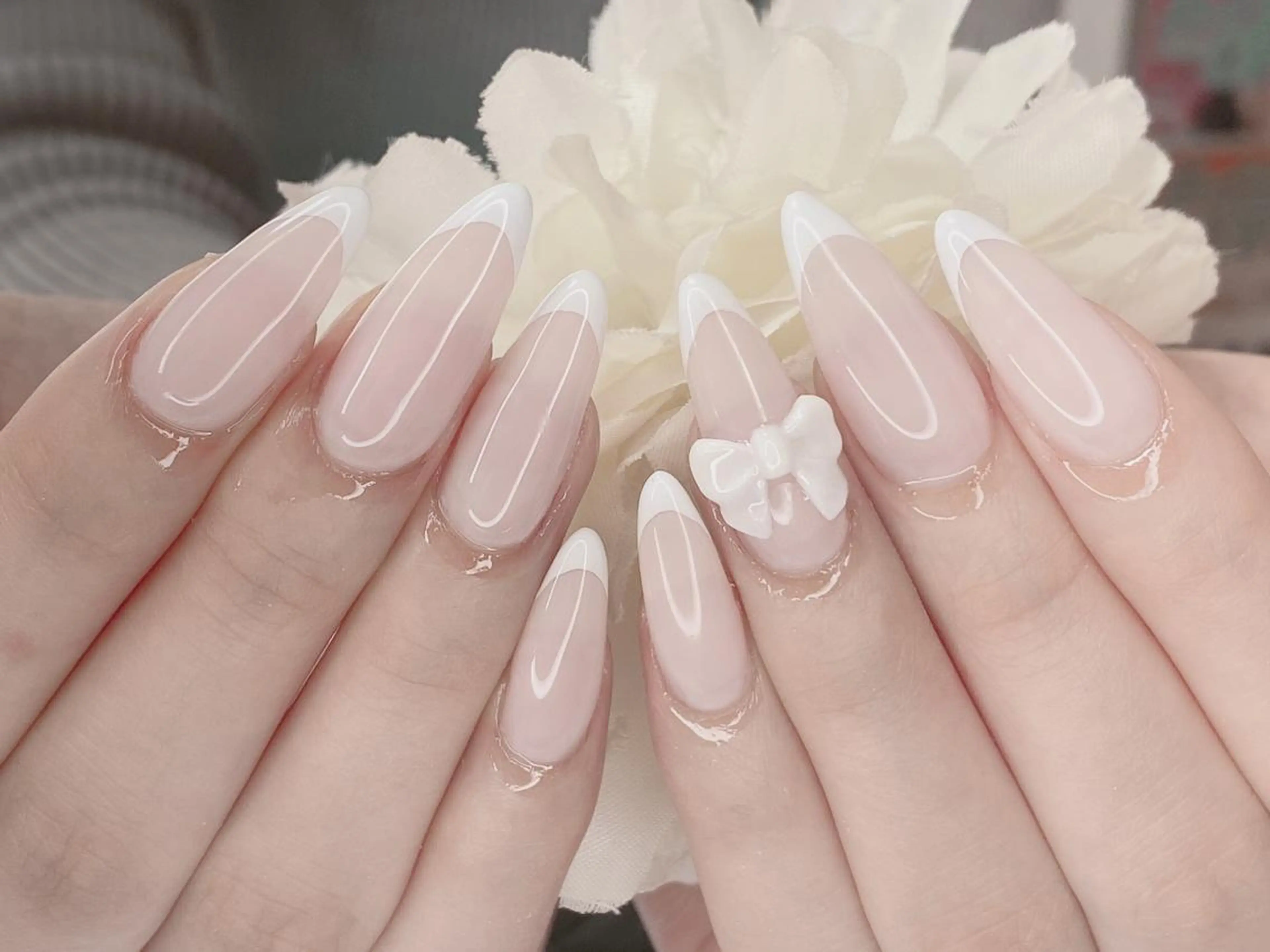 ネイル 成人式 フレンチネイル リボン ハンドネイル Ｎail Ｓalon ertiのネイルデザイン