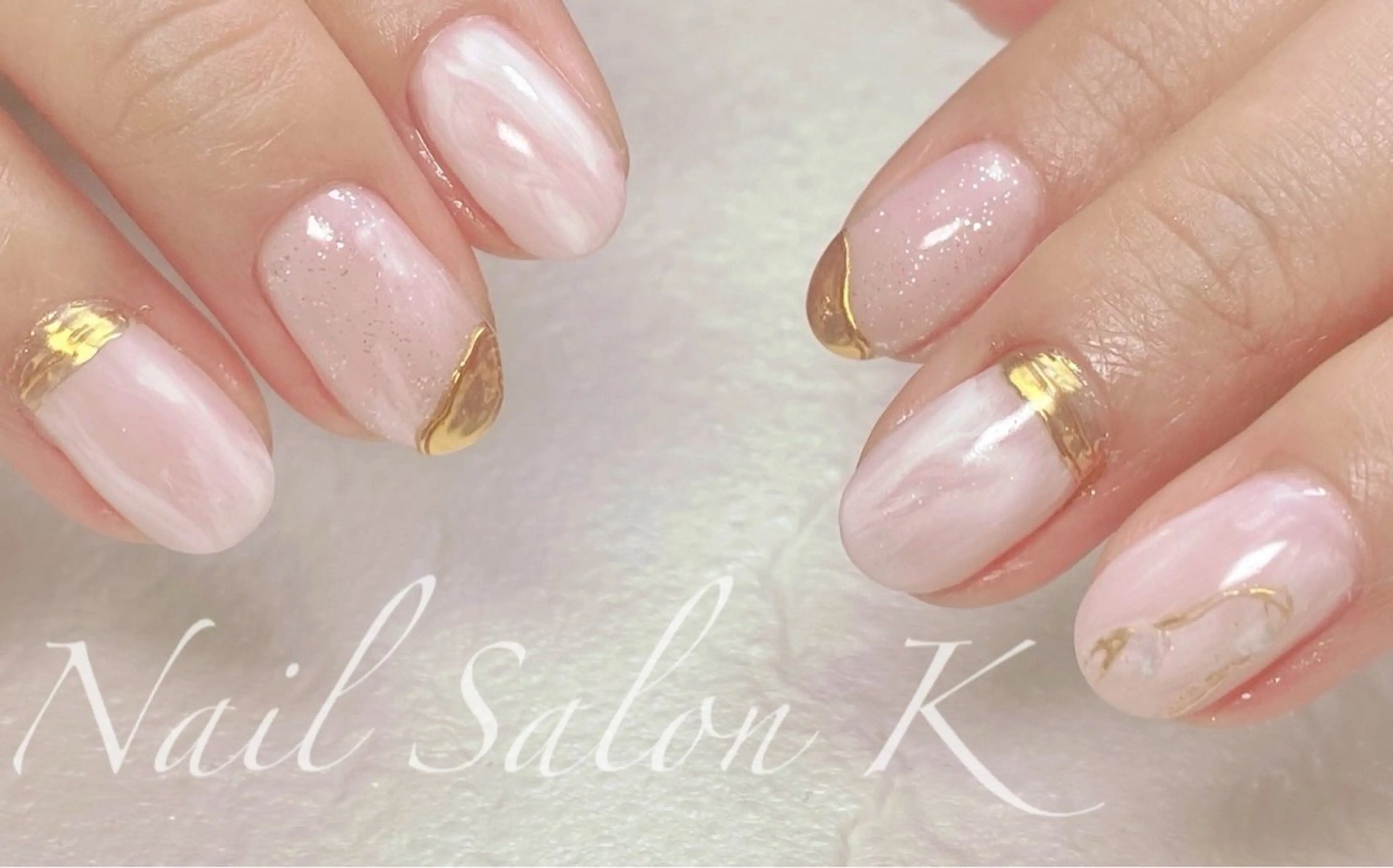 ネイル ラメ(グリッター) ミラーネイル 持ち込み ニュアンスネイル ホワイト ハンドネイル Nail Salon K 🧸美爪育成のネイルデザイン