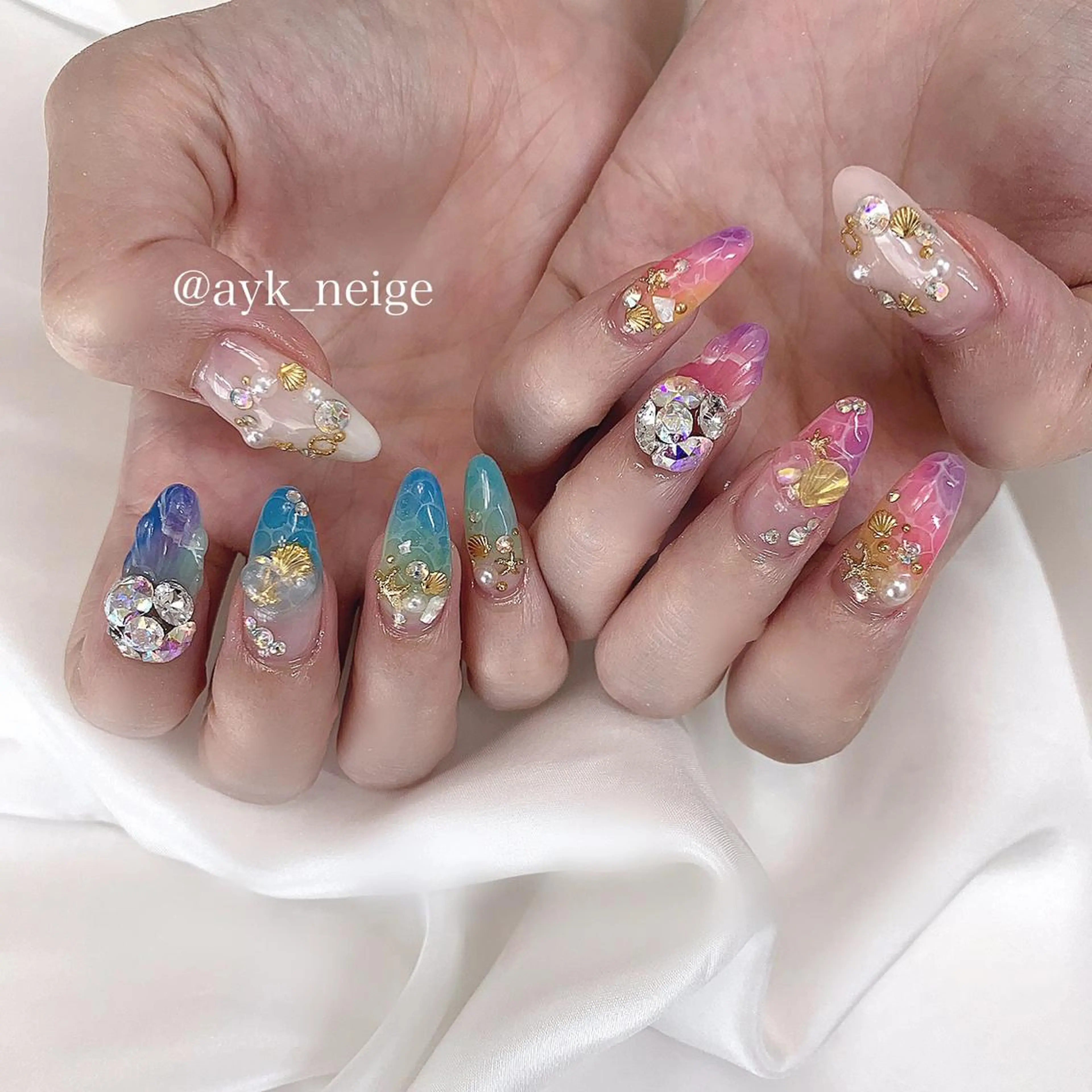 ネイル フットネイル 氷ネイル・うるうるネイル 韓国ネイル マグネットネイル 冬ネイル n'eige nail所属・大谷 綾香のネイルデザイン