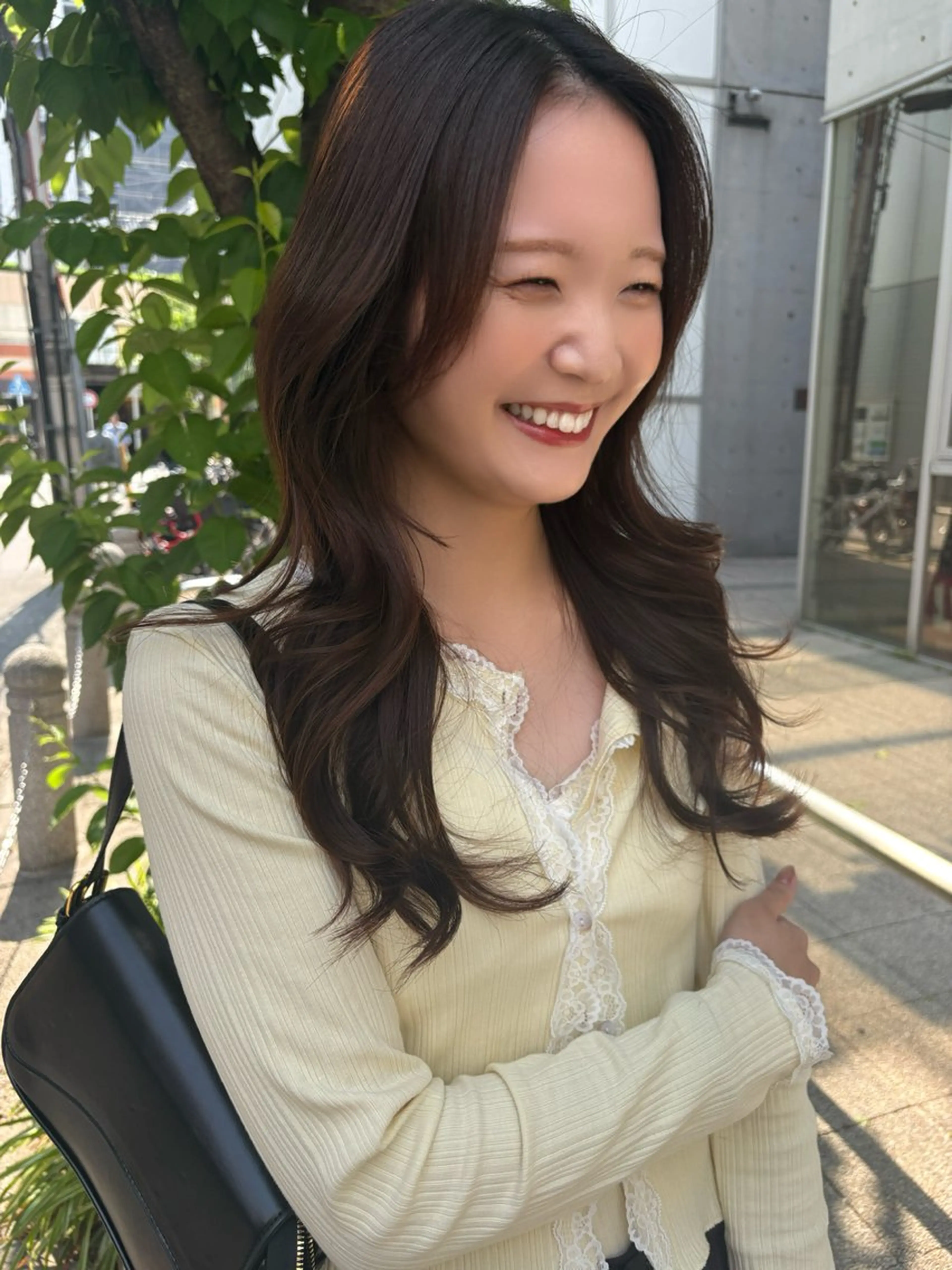 ミディアム 顔周りカット 似合わせカット ヘアカラー 梅田/レイヤーカット /ミルクティーカラーのヘアスタイル