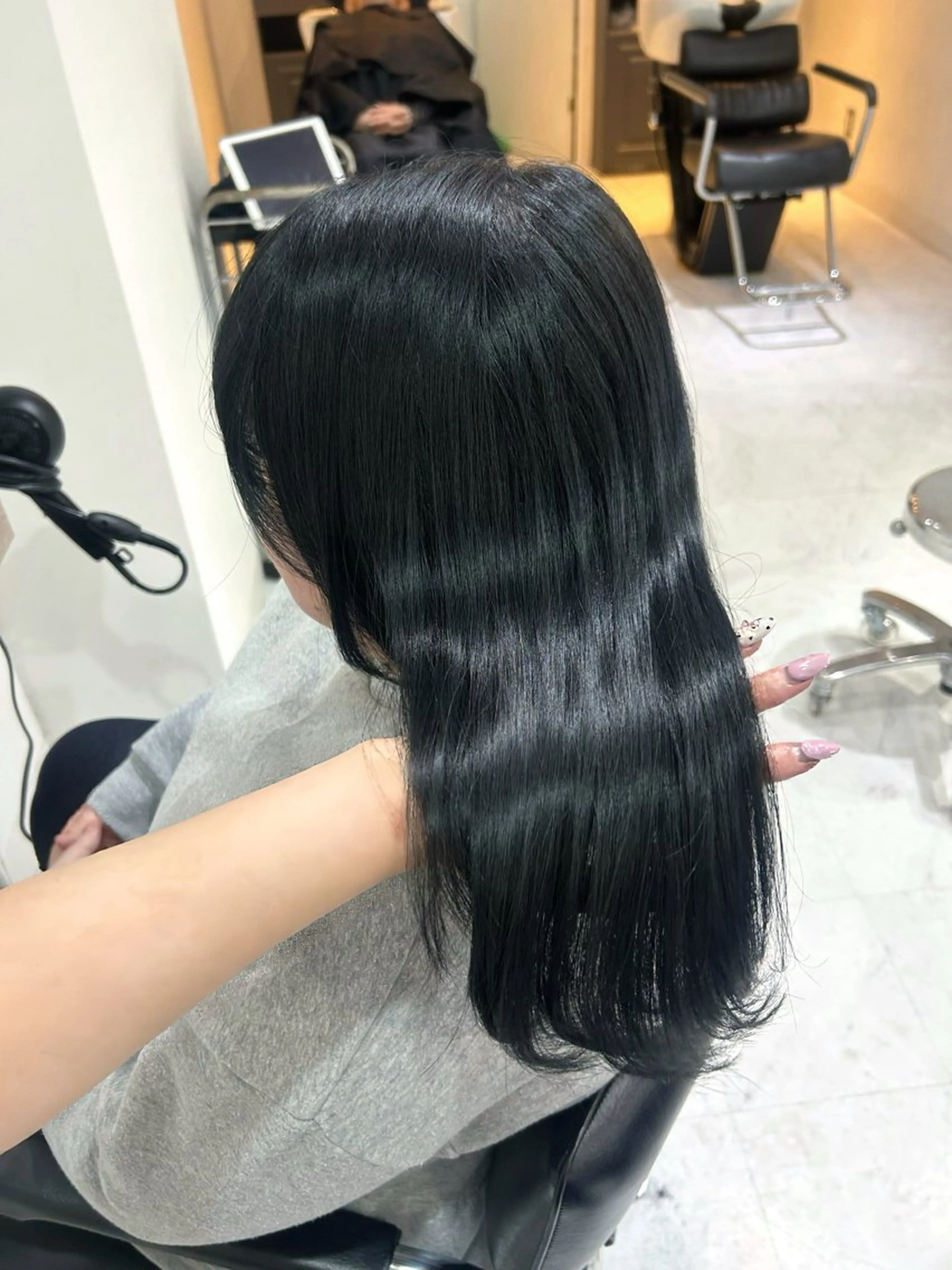 ロング カット ヘアカラー yuuka 🖤韓国ヘア🖤のヘアスタイル