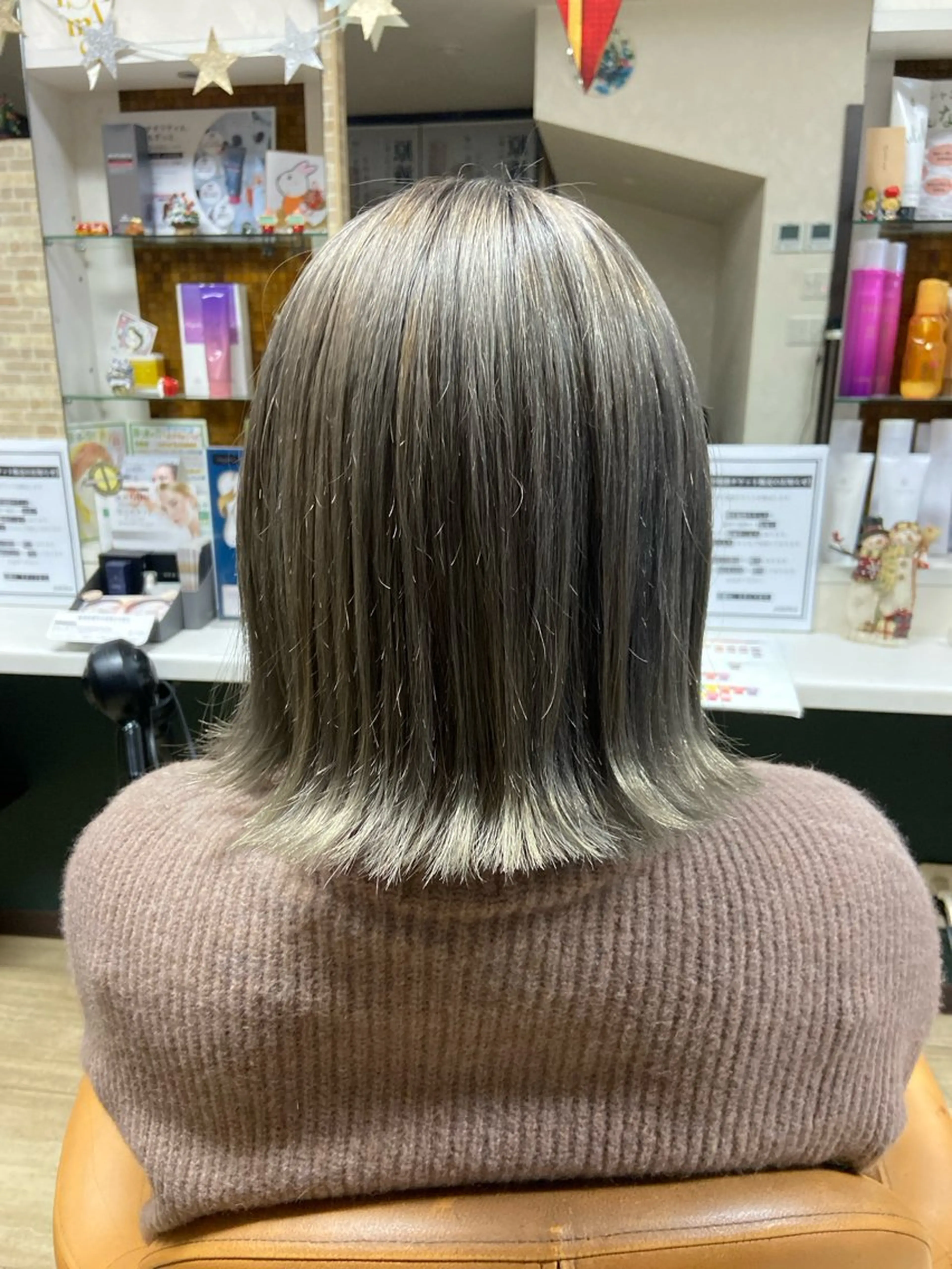 セミロング カット ヘアカラー 千上 結希奈のヘアスタイル